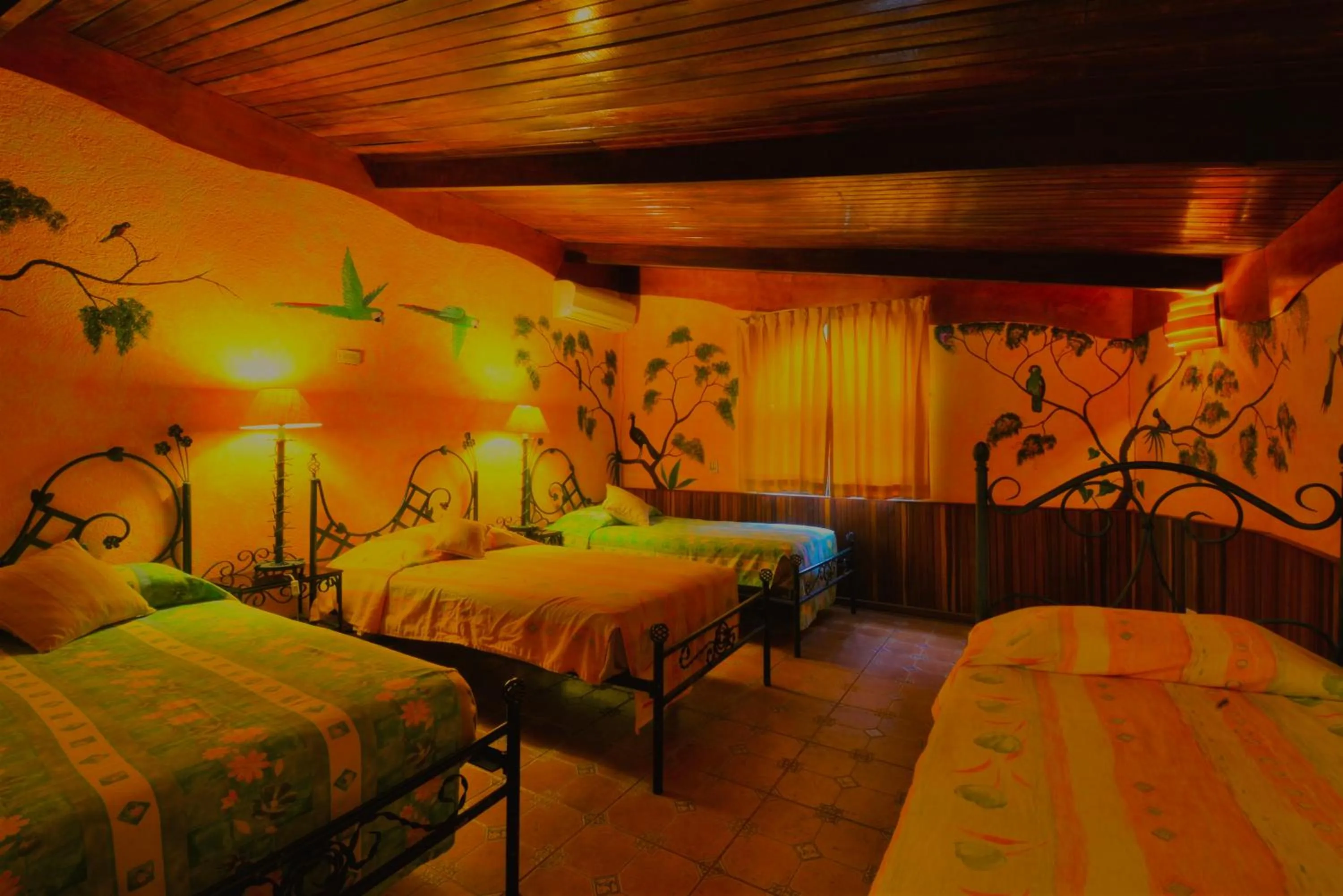 Bed in Hotel La Mansion Inn Arenal