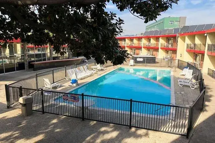 , Swimming Pool in The Garden Inn Oakland Airport