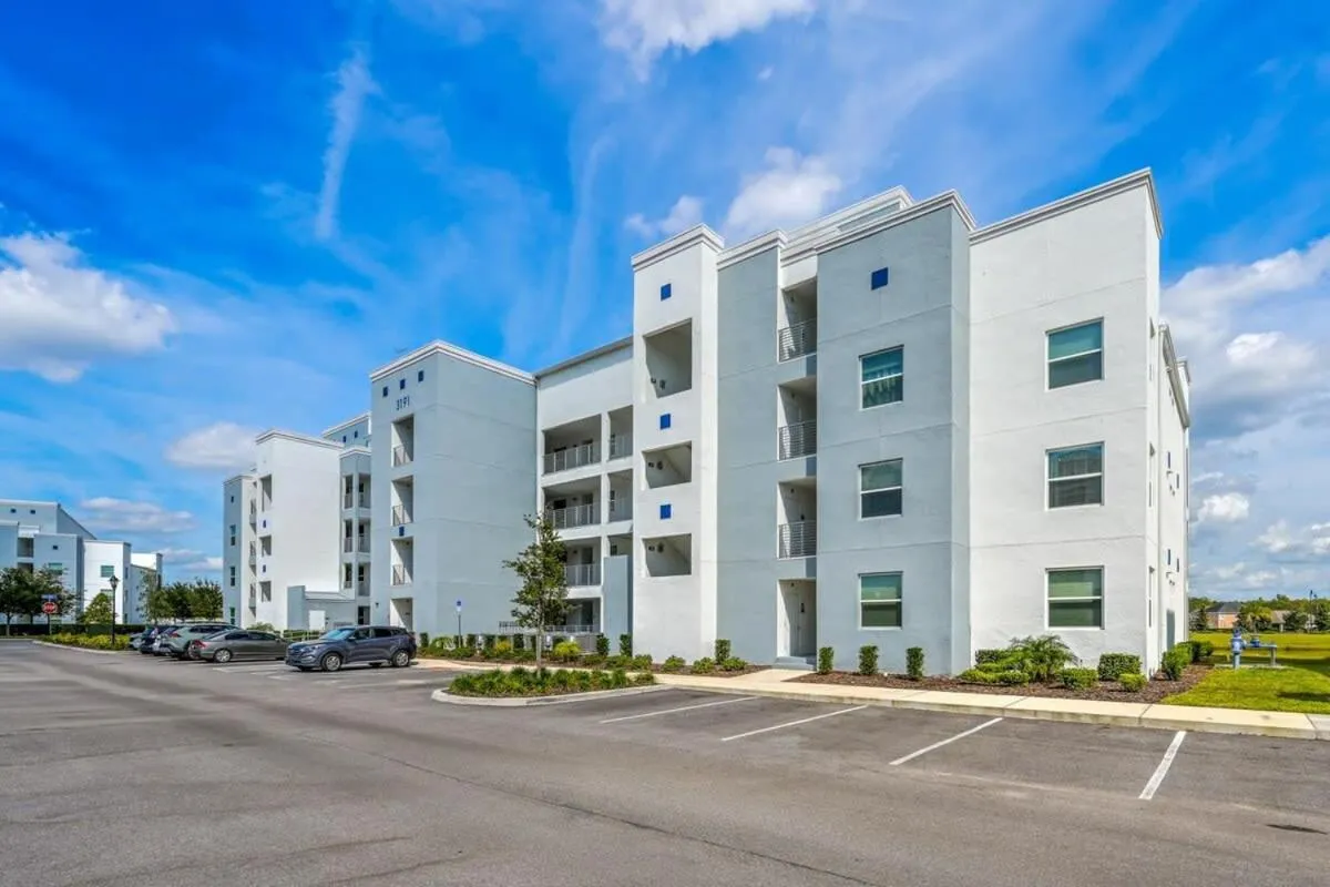 Spacious Beautiful 3-BR Condo Prime Location