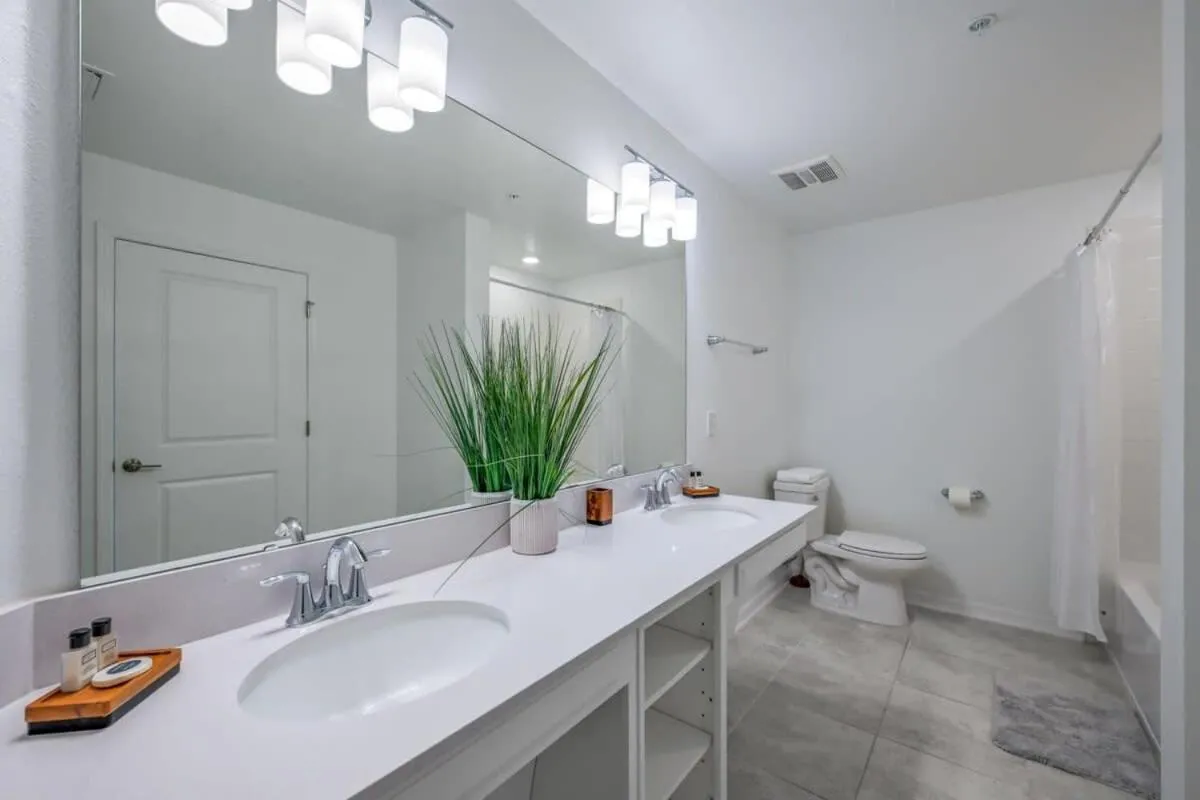 Spacious Beautiful 3-BR Condo Prime Location