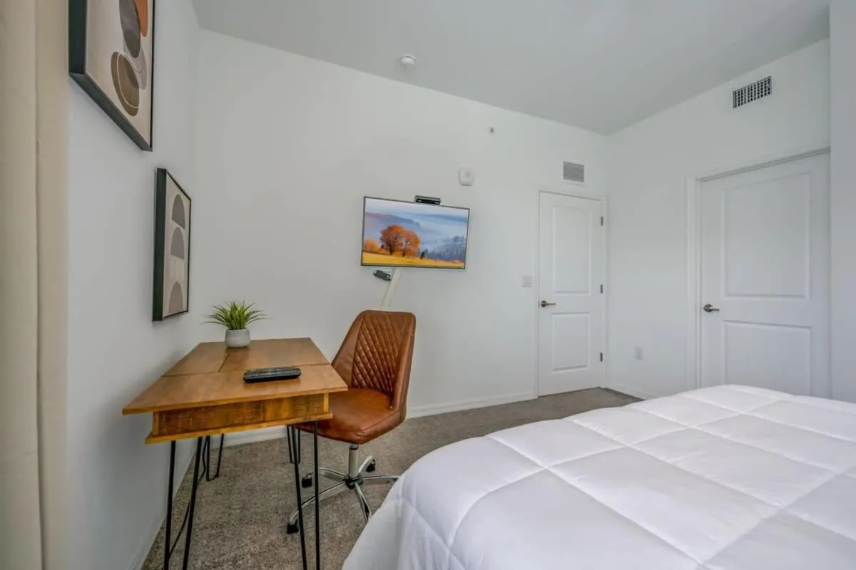 Bed in Spacious Beautiful 3-BR Condo Prime Location