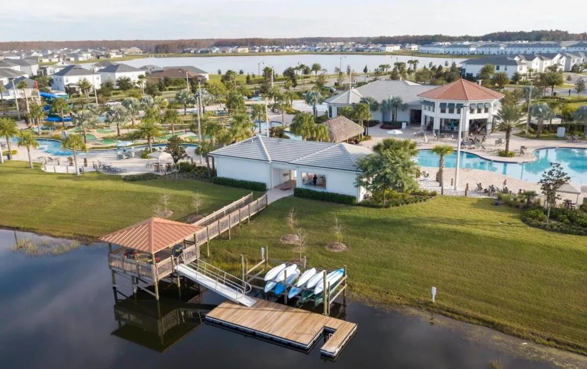Spacious Beautiful 3-BR Condo Prime Location