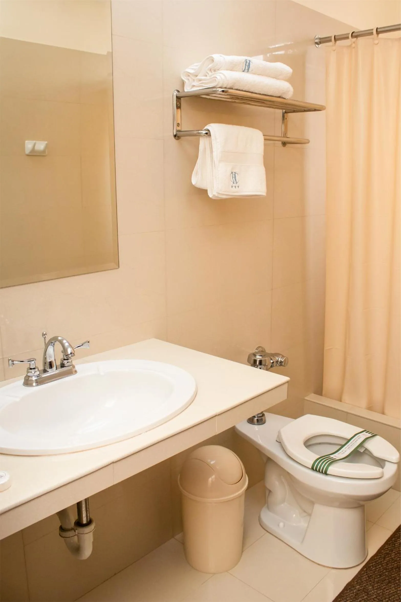 Bathroom in Hotel Presidente Huancayo - Asociado Casa Andina