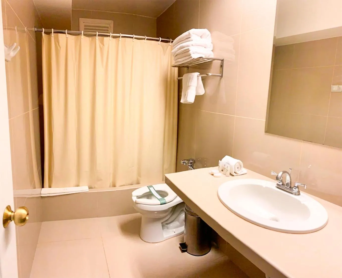 Bathroom in Hotel Presidente Huancayo - Asociado Casa Andina