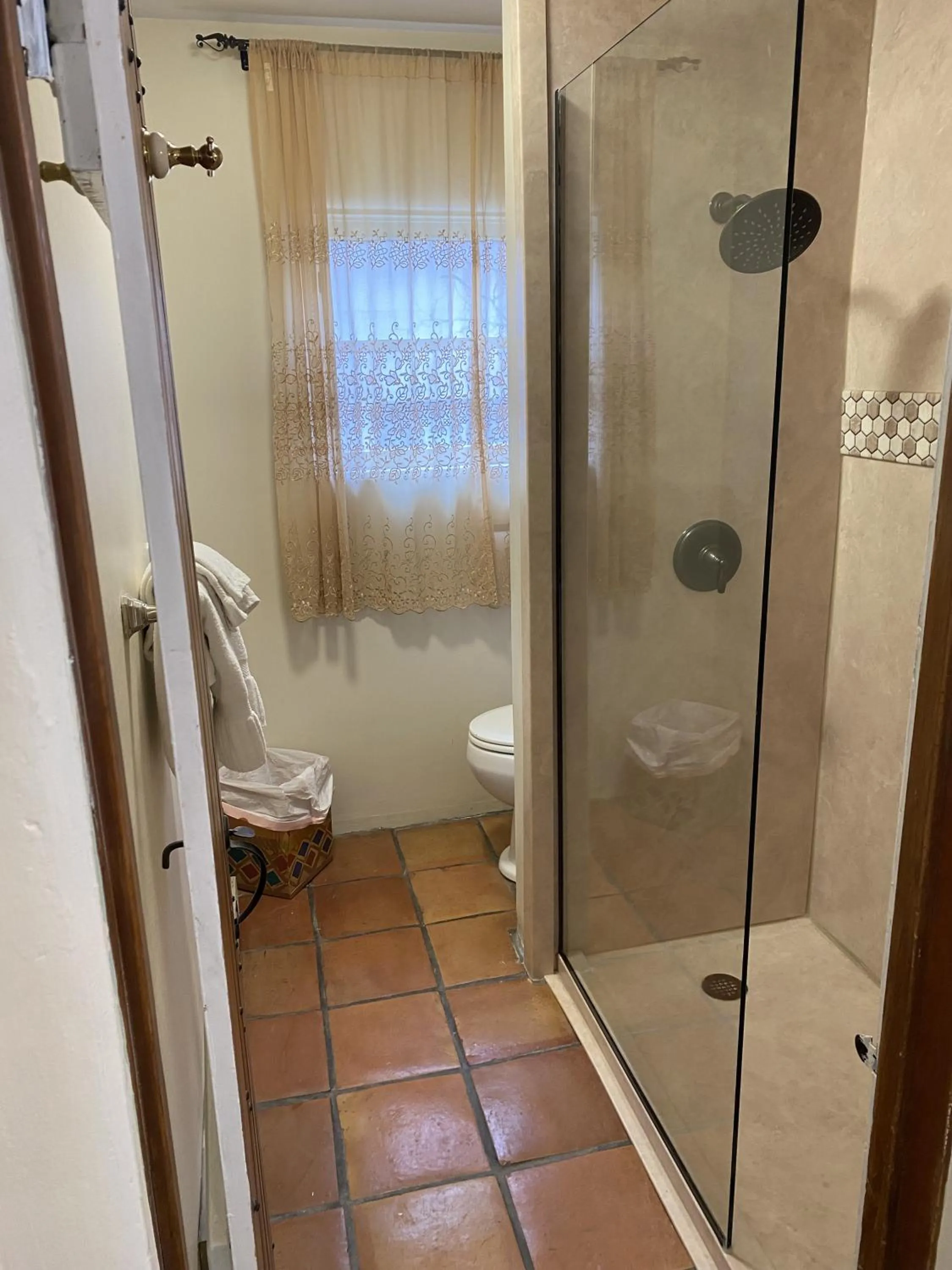 Shower in Casa de Tres Lunas/House of Three Moons