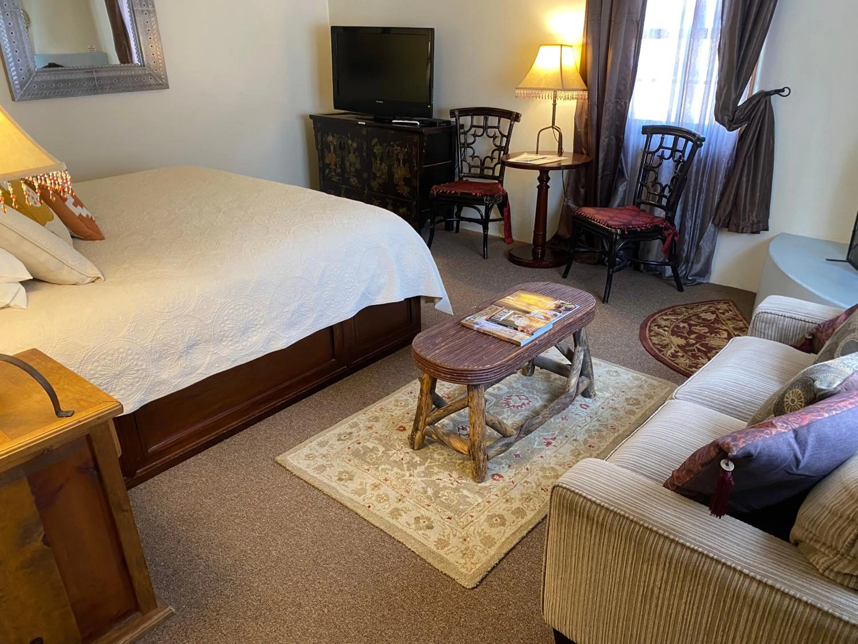 Decorative detail, Bed in Casa de Tres Lunas/House of Three Moons