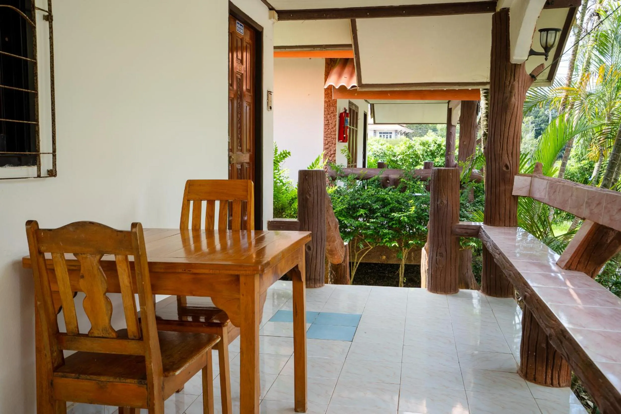 Balcony/Terrace in Lanta School Beach Resort
