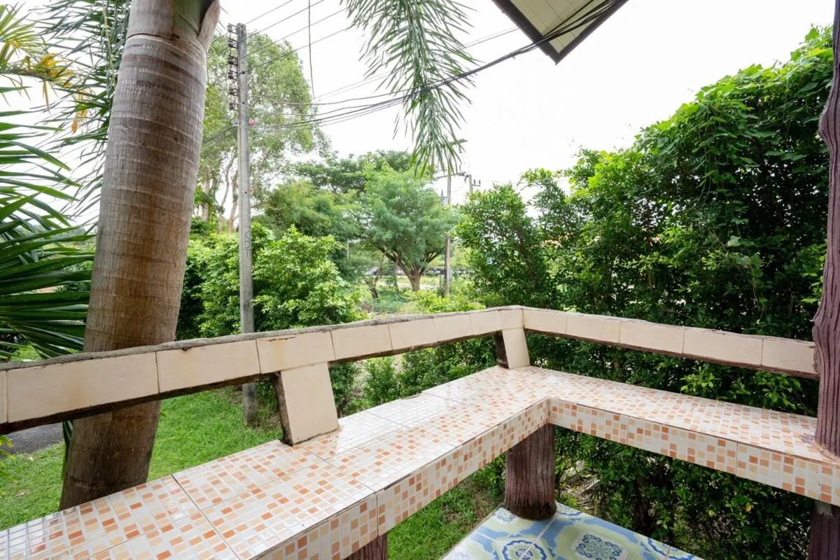 Lanta School Beach Resort