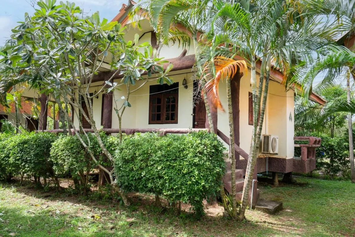 Lanta School Beach Resort