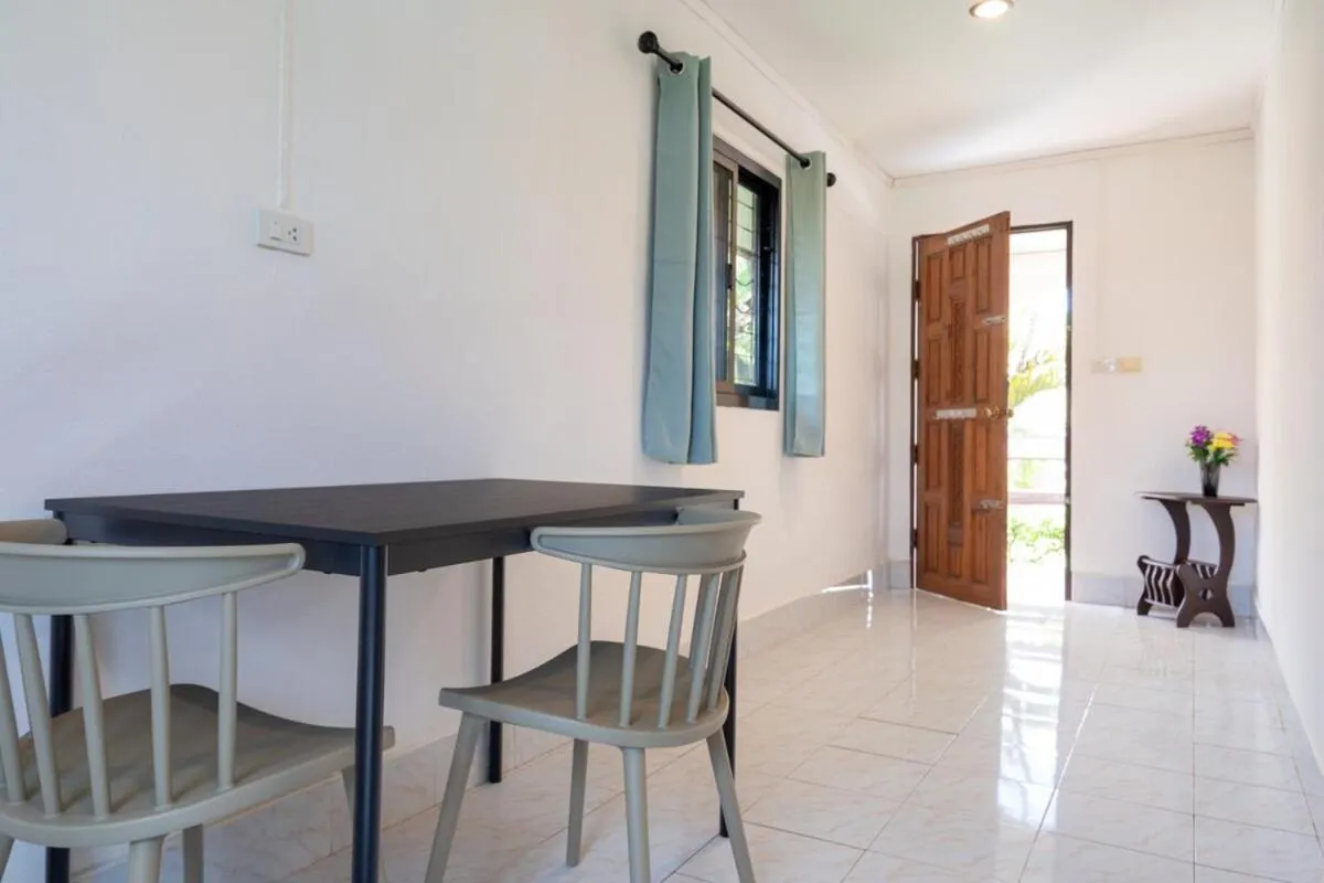 Lanta School Beach Resort