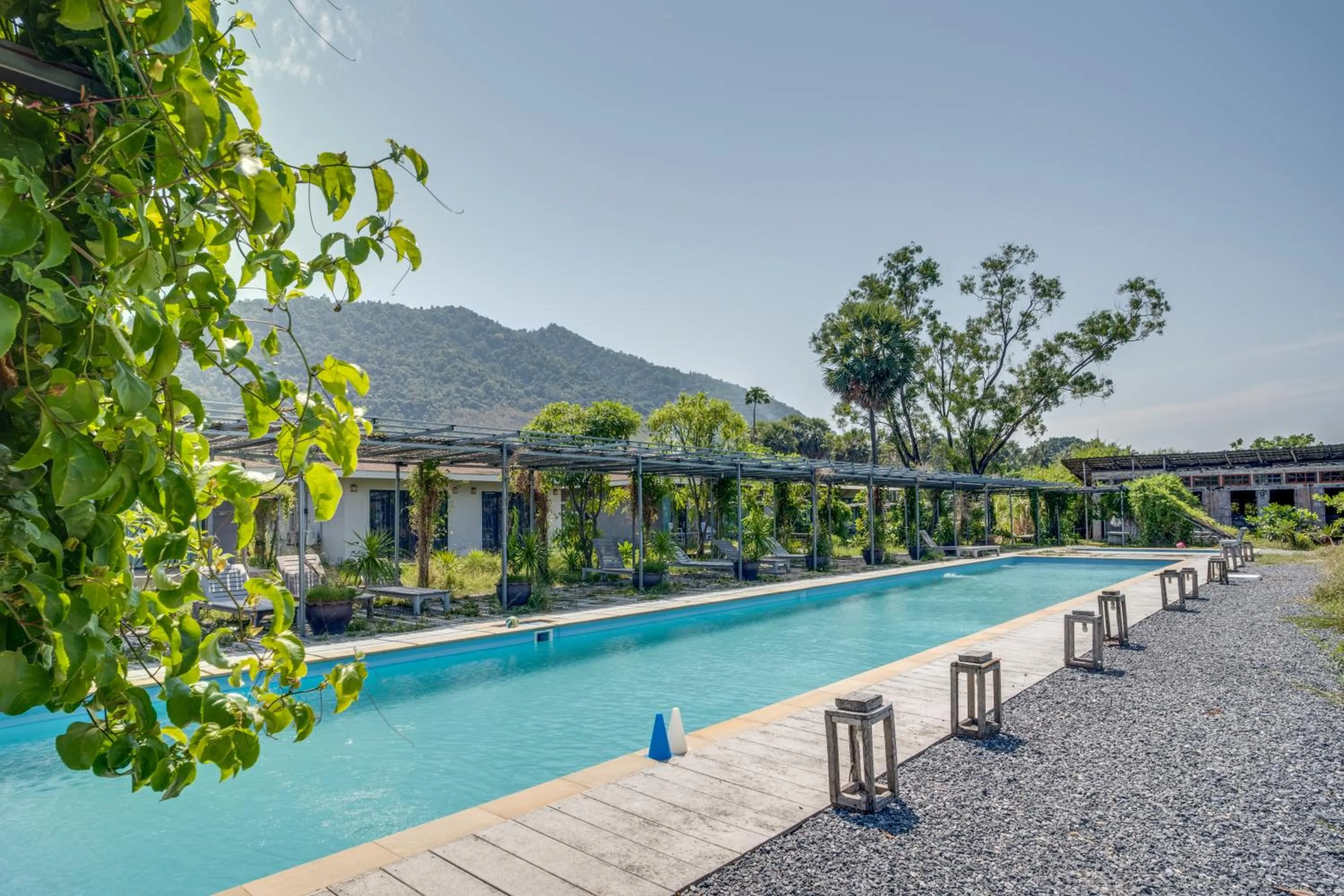 Artisan koh yao yai handcraft beachfront villas.