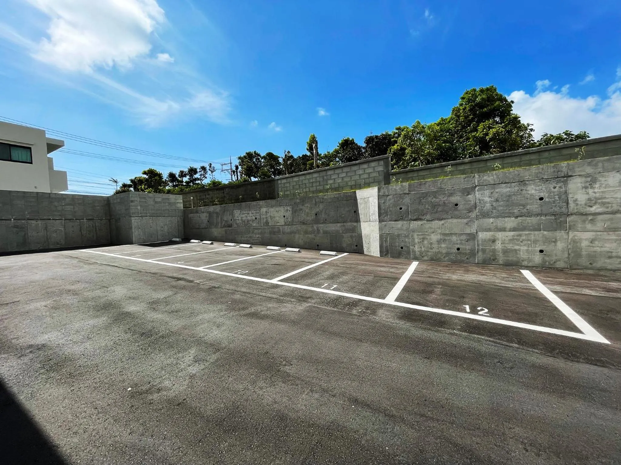 Parking in ＆Monde. Okinawa Arena Condominium