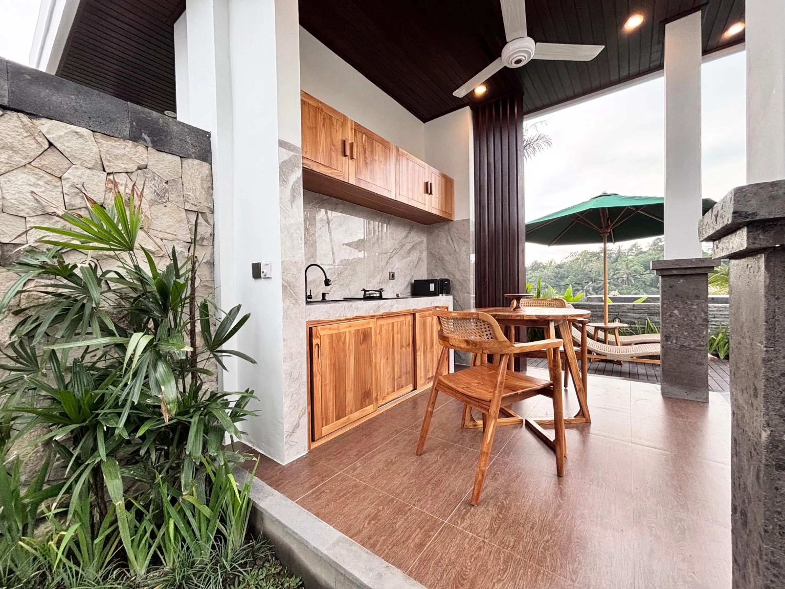 Kitchen or kitchenette in Arvanya Villa Ubud