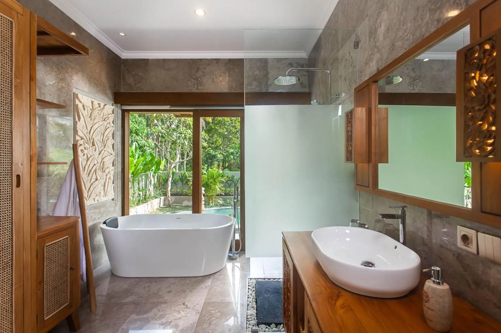Shower in Arvanya Villa Ubud