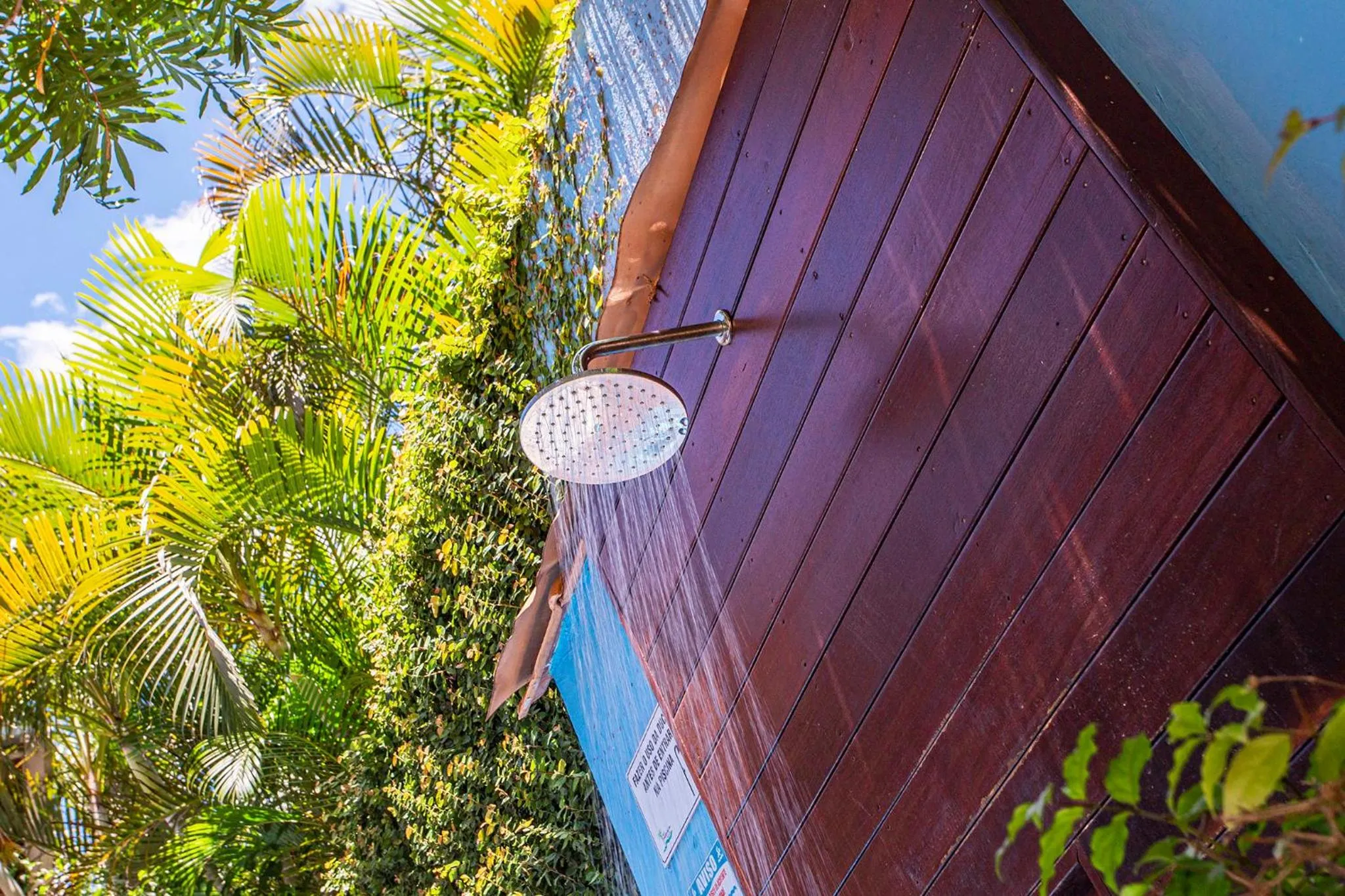 Shower in Pousada Vila Barequeçaba