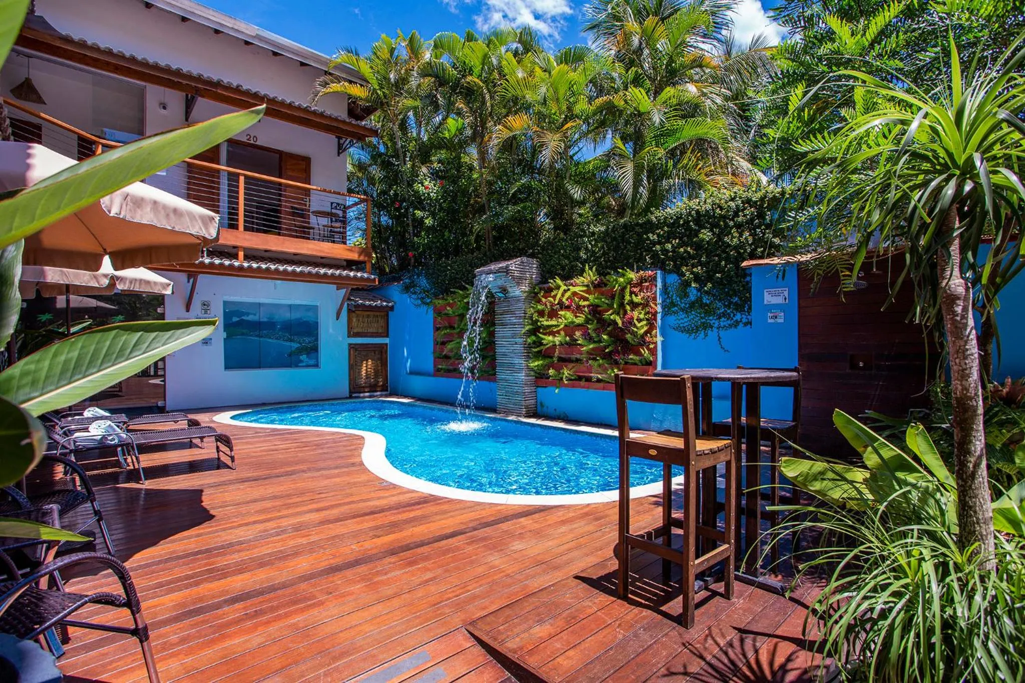 Swimming pool in Pousada Vila Barequeçaba