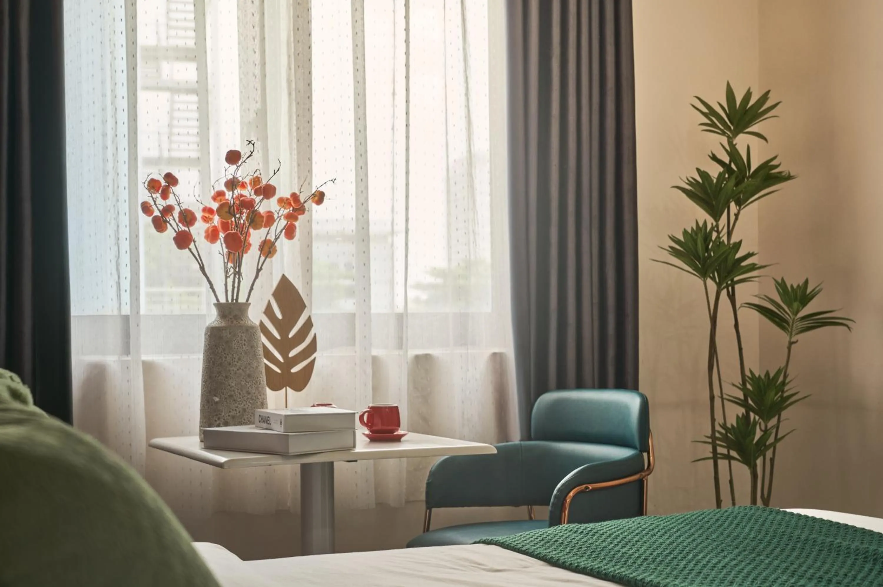 Bed in The Passion Hotel Airport - 5 minutes to Tan Son Nhat