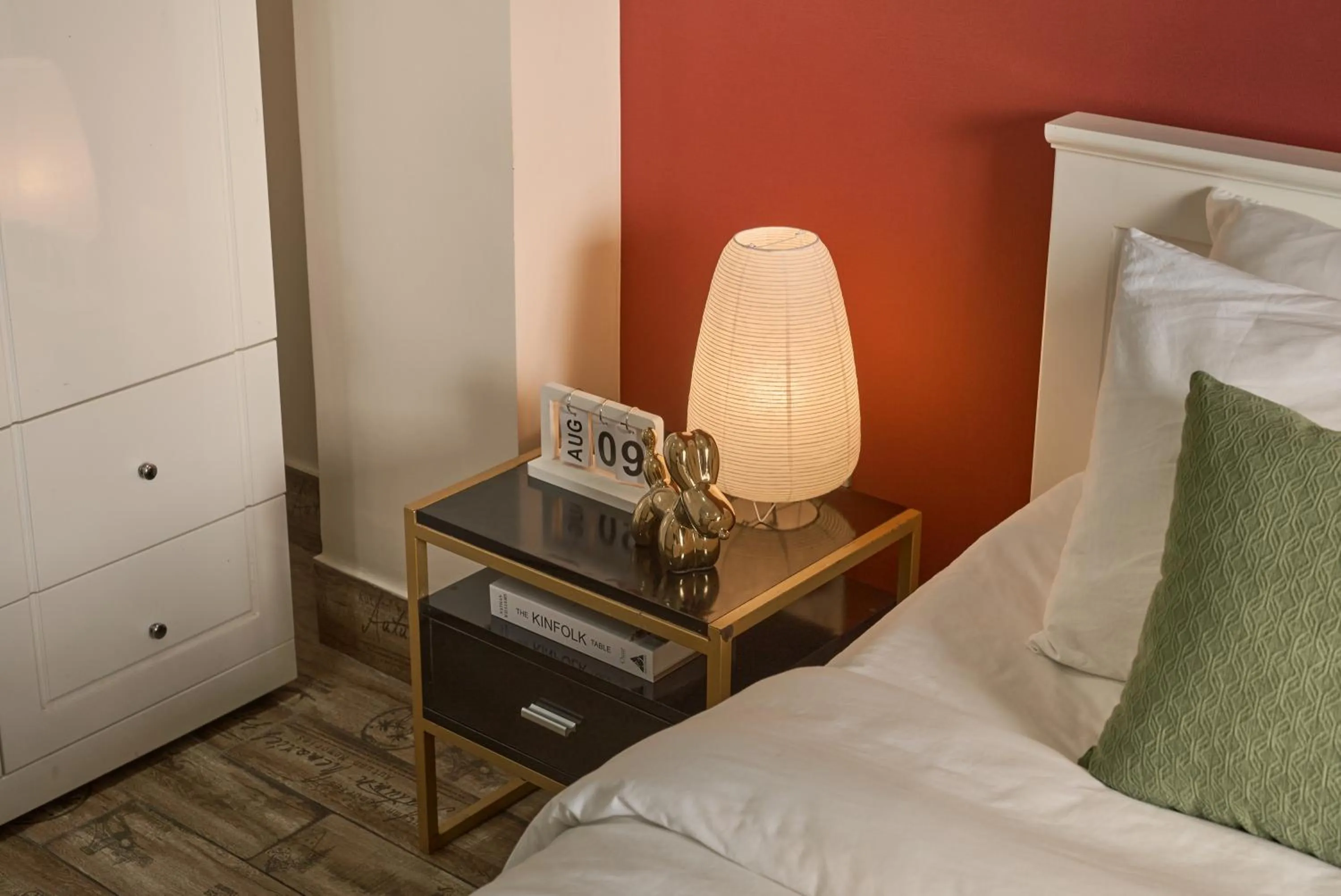 Bed in The Passion Hotel Airport - 5 minutes to Tan Son Nhat