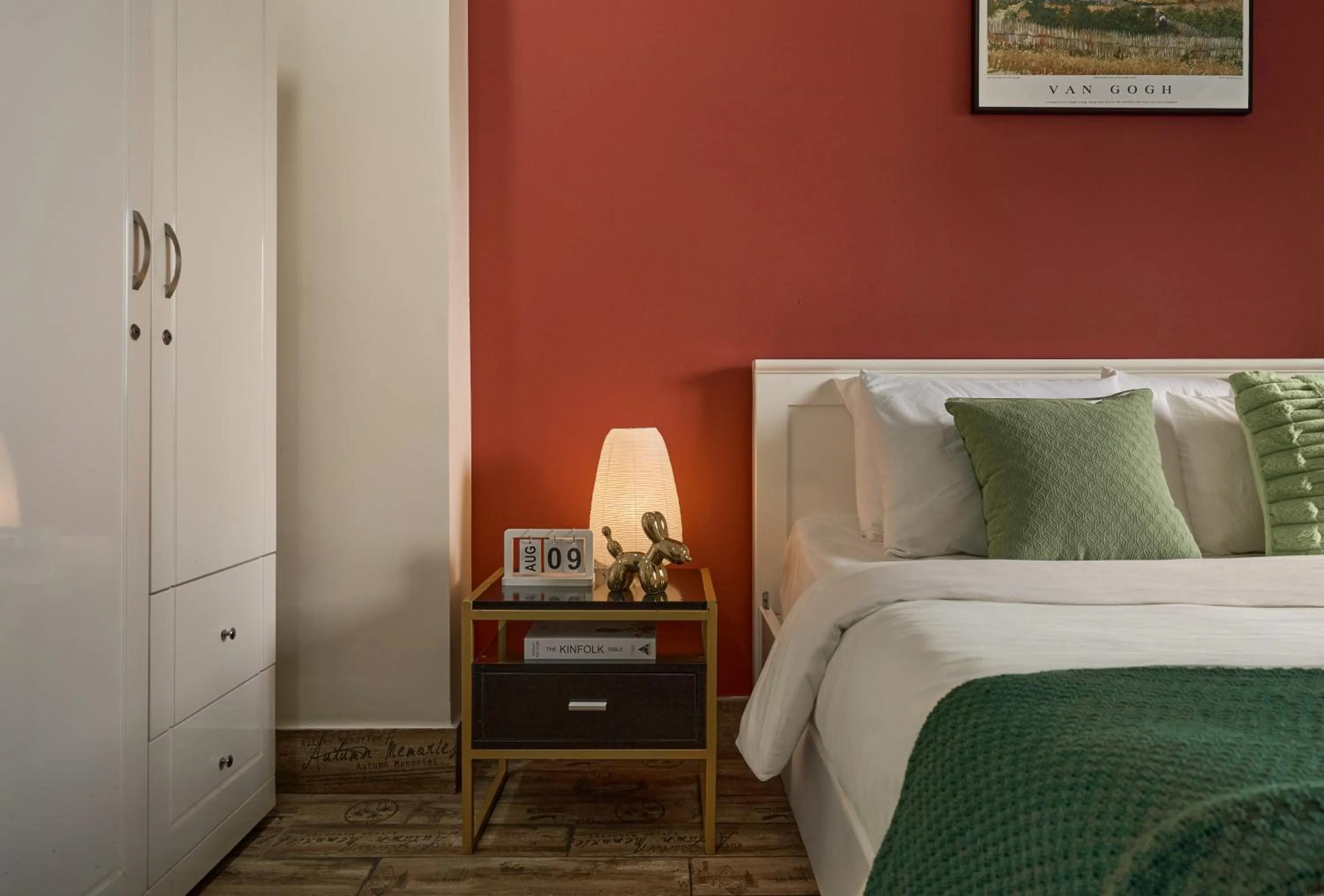 Bed in The Passion Hotel Airport - 5 minutes to Tan Son Nhat