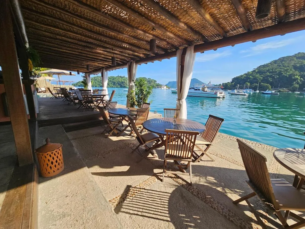 Restaurant/places to eat in Pousada e Mergulho Jamanta