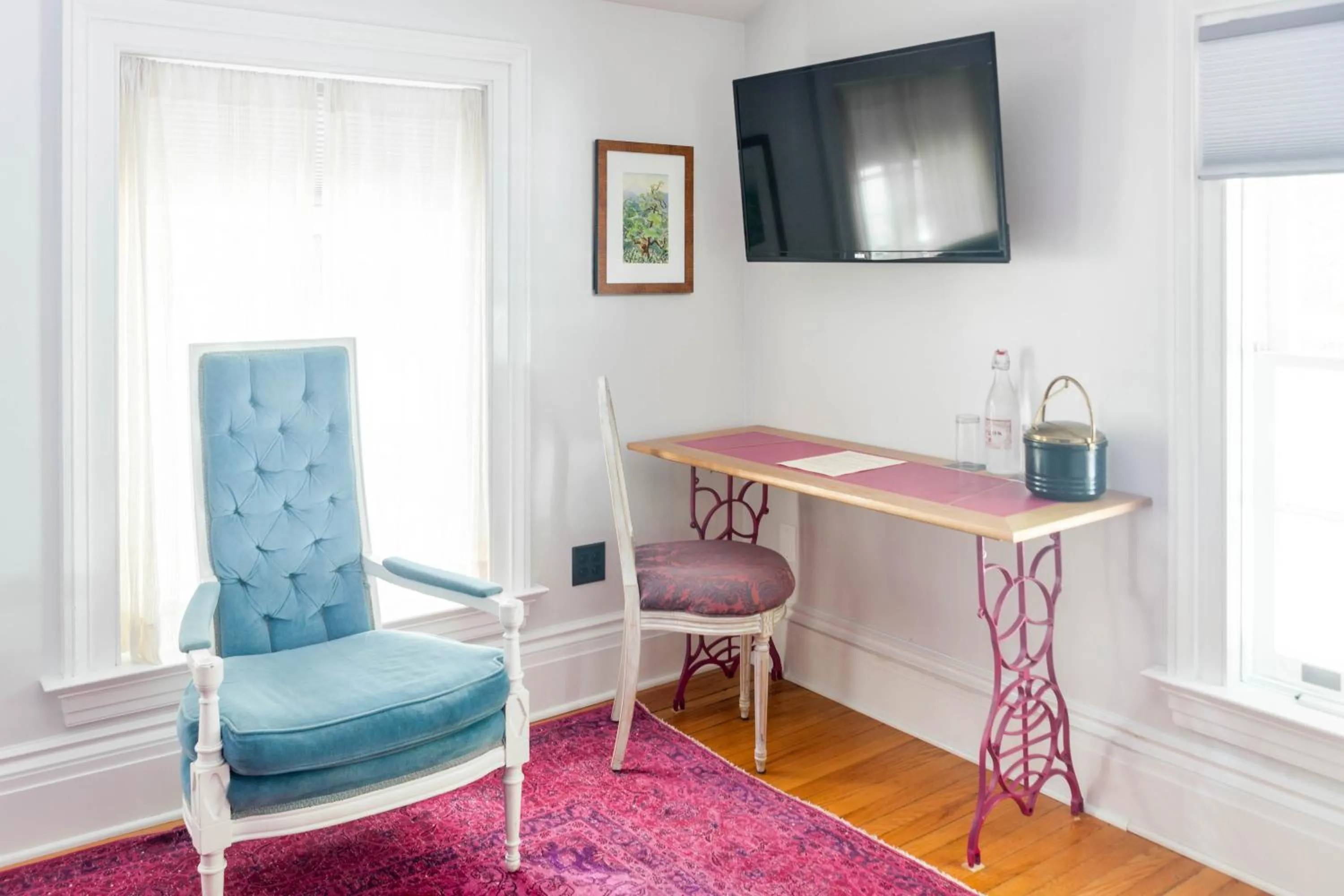 TV and multimedia in Argos Inn - Ithaca's Boutique Hotel