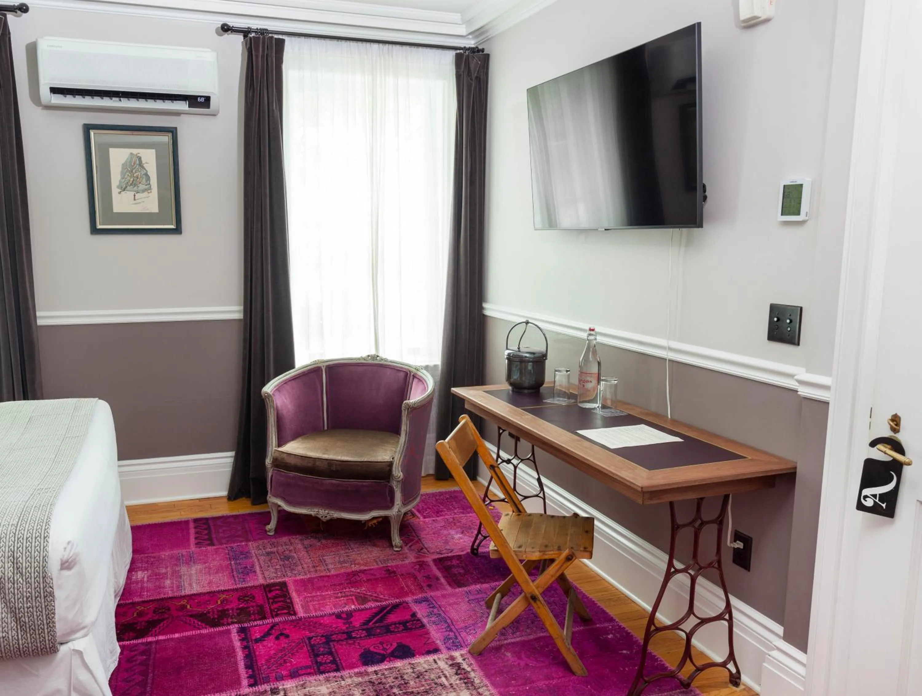 Seating area in Argos Inn - Ithaca's Boutique Hotel