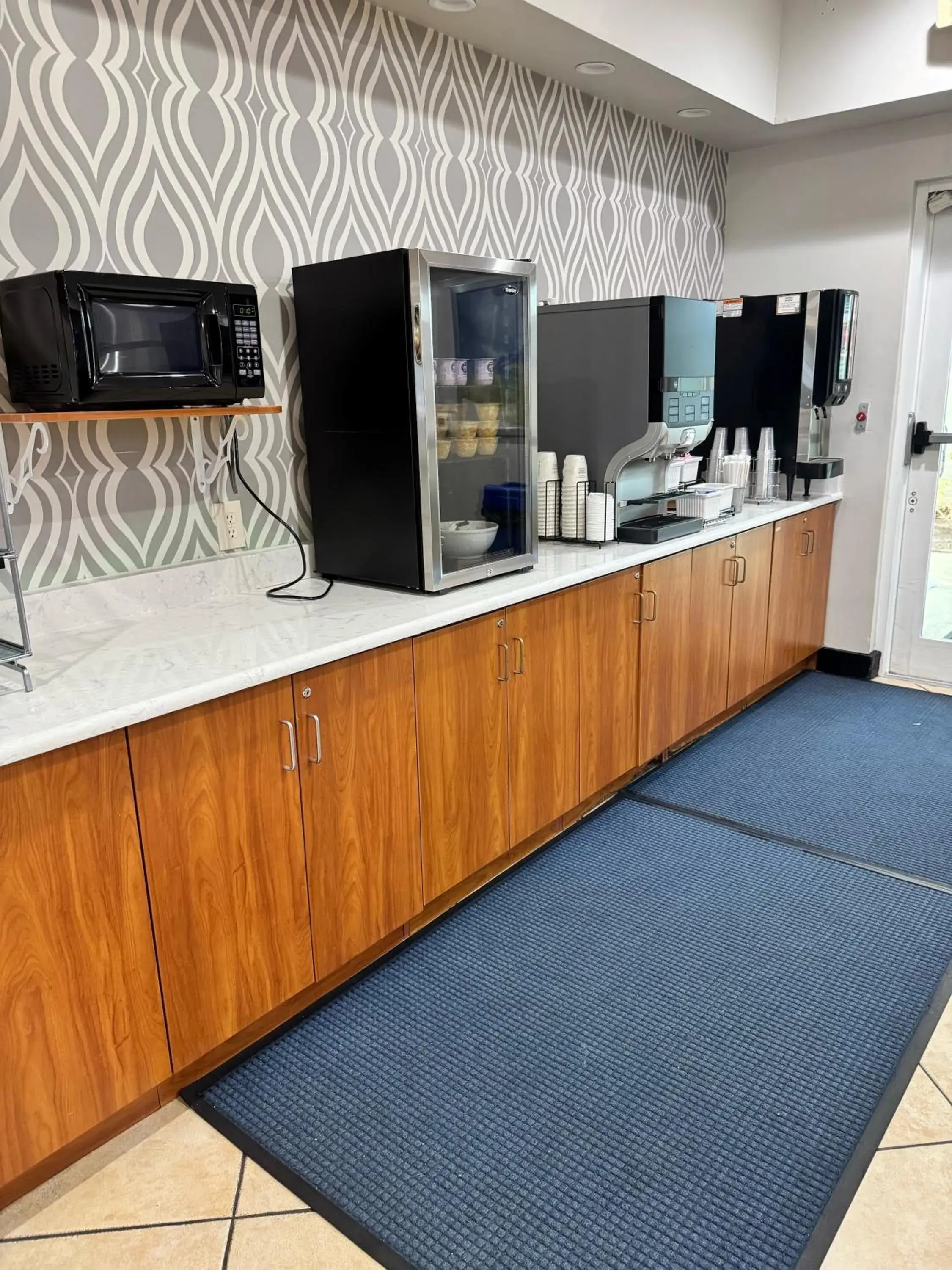 Breakfast in Microtel Inn & Suites by Wyndham Port Charlotte Punta Gorda Breakfast in Microtel Inn & Suites by Wyndham Port Charlotte Punta Gorda