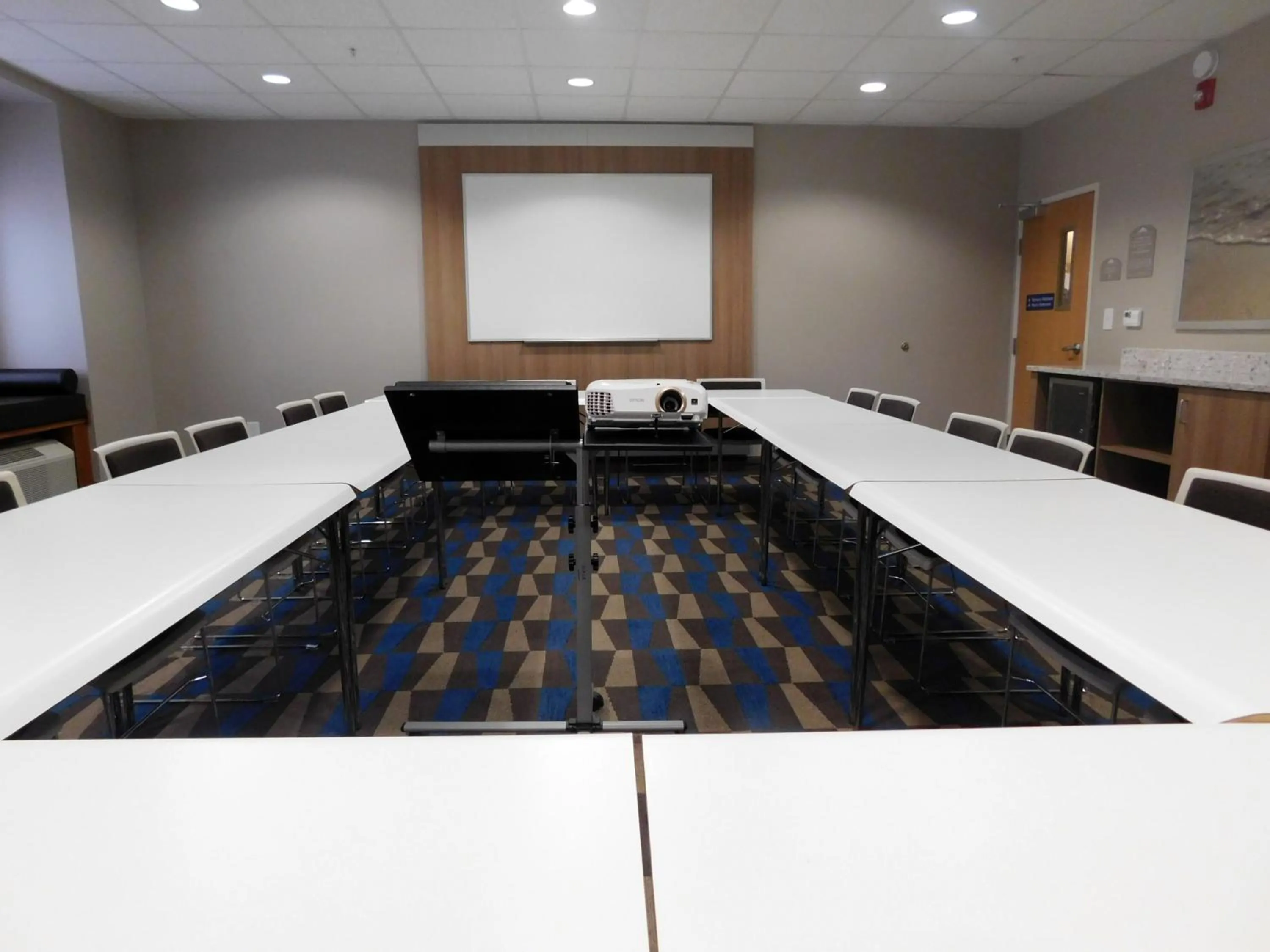 Meeting/conference room in Microtel Inn & Suites by Wyndham Port Charlotte Punta Gorda