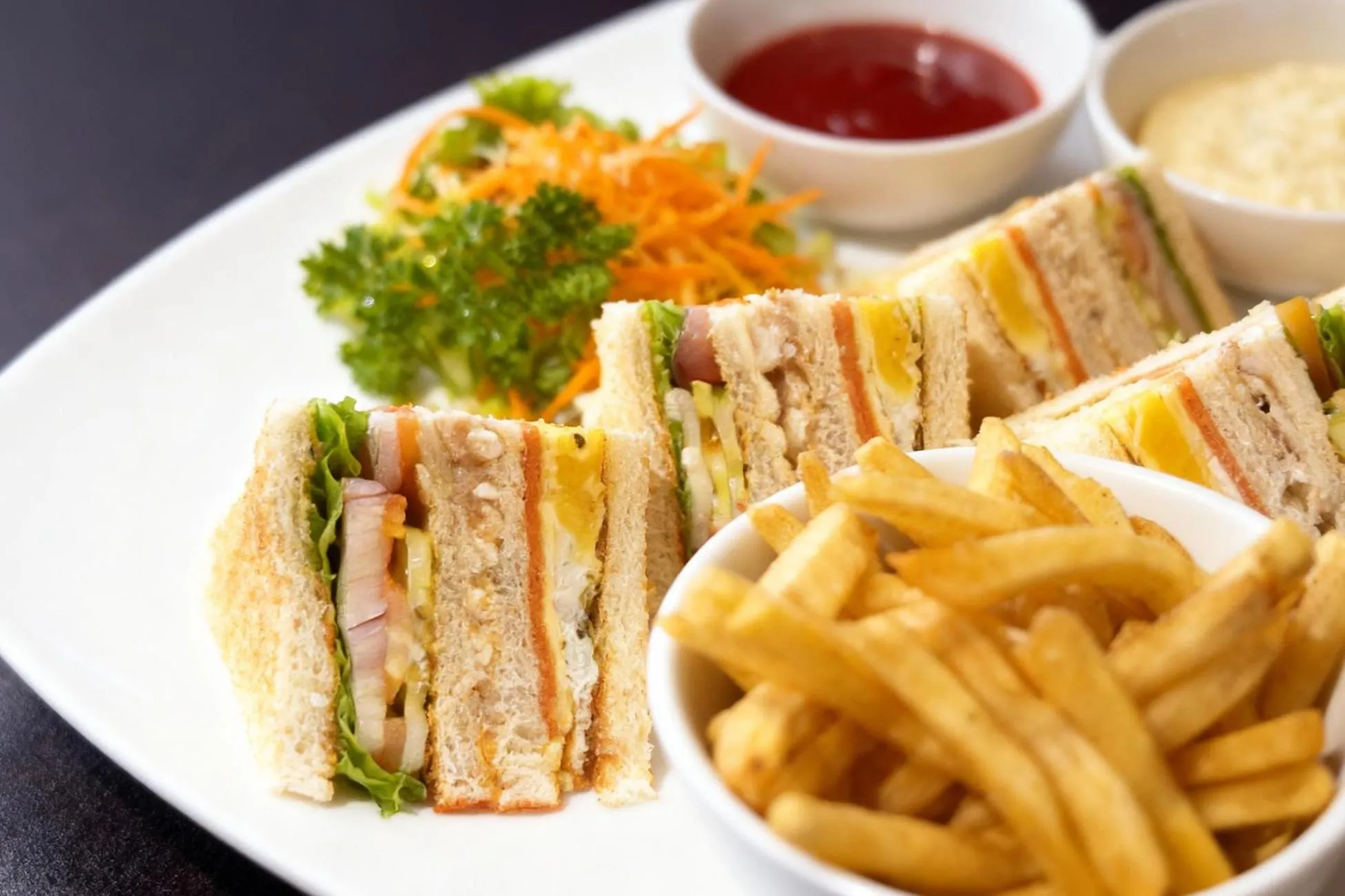 Restaurant/places to eat in Corundum Breeze Negombo