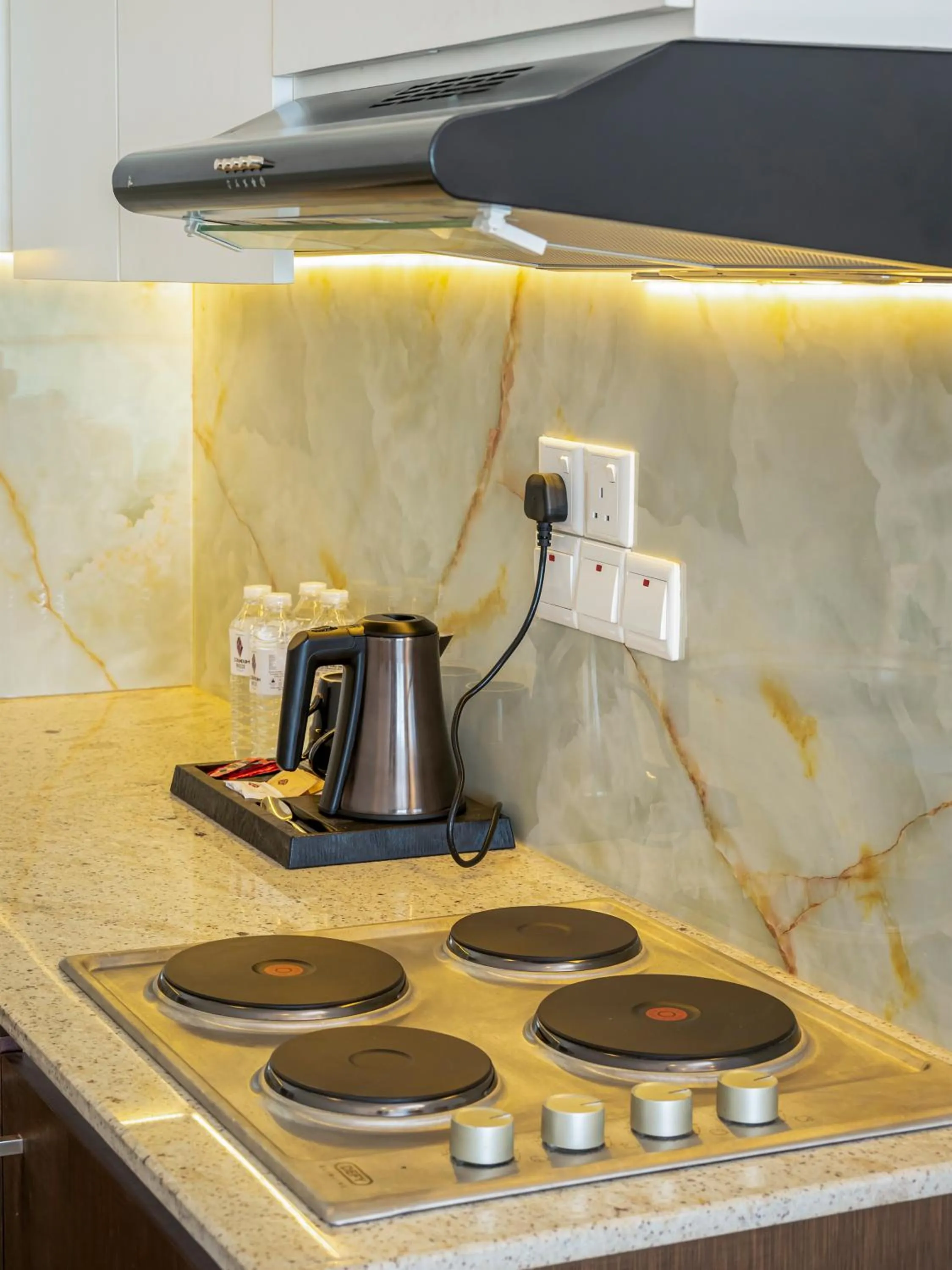 Coffee/tea facilities in Corundum Breeze Negombo