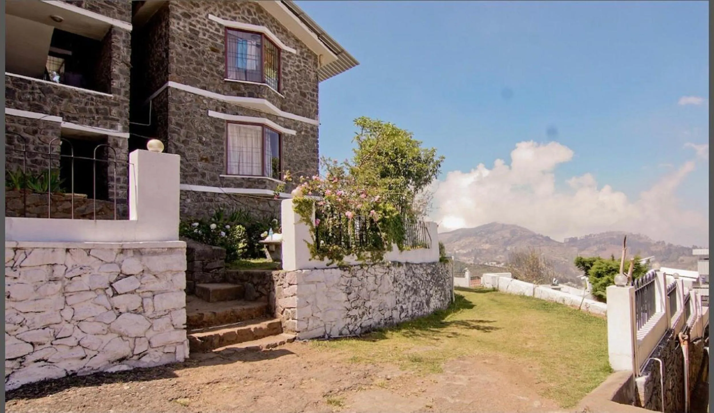 Property building in COASTAL GRAND HIGH LAND PARADE