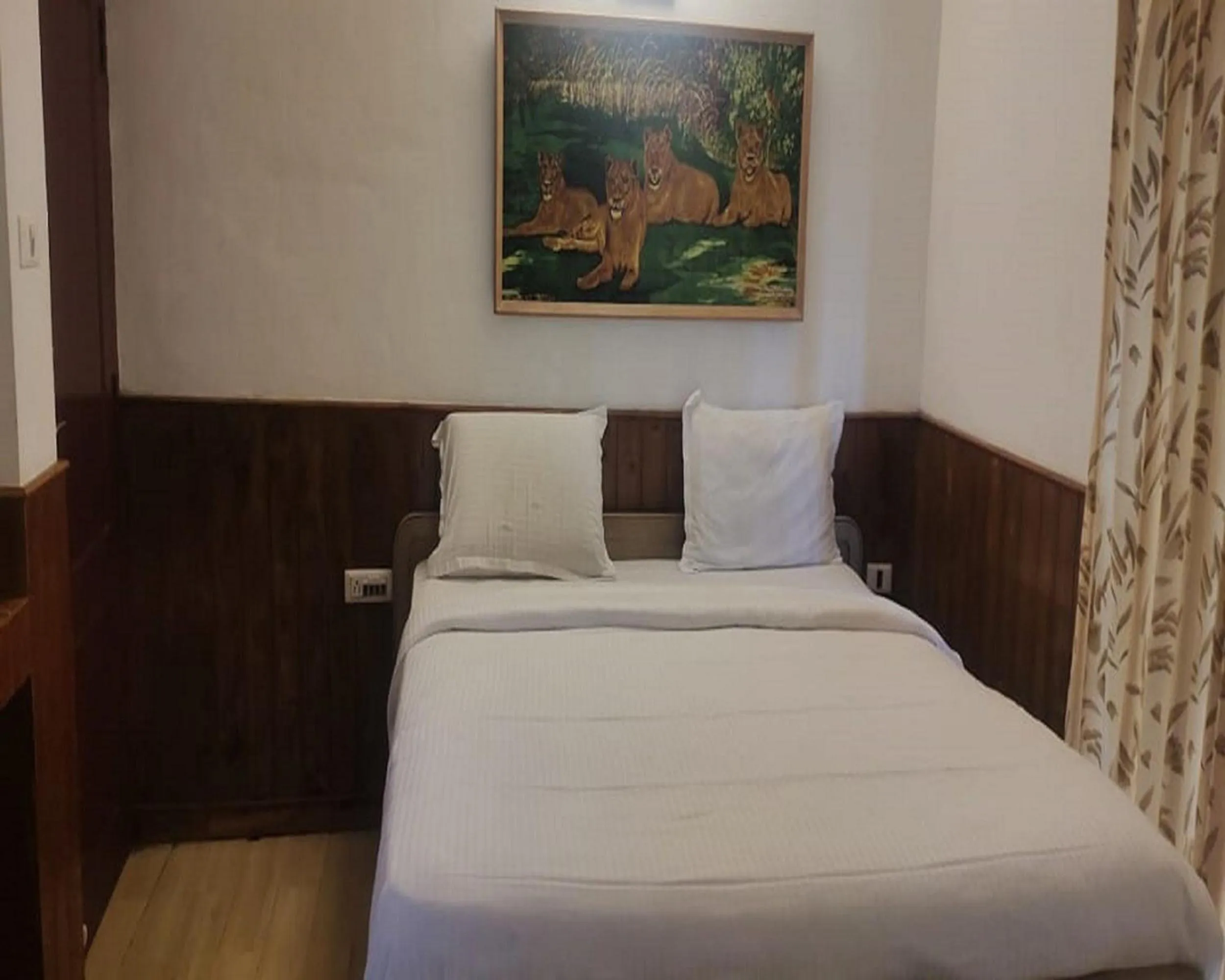 Bedroom in COASTAL GRAND HIGH LAND PARADE