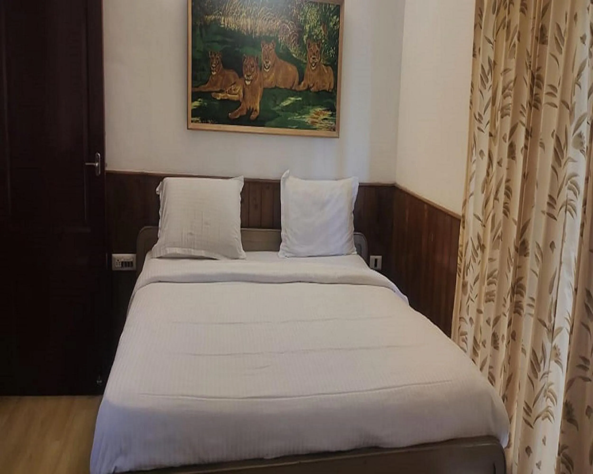 Bed in COASTAL GRAND HIGH LAND PARADE