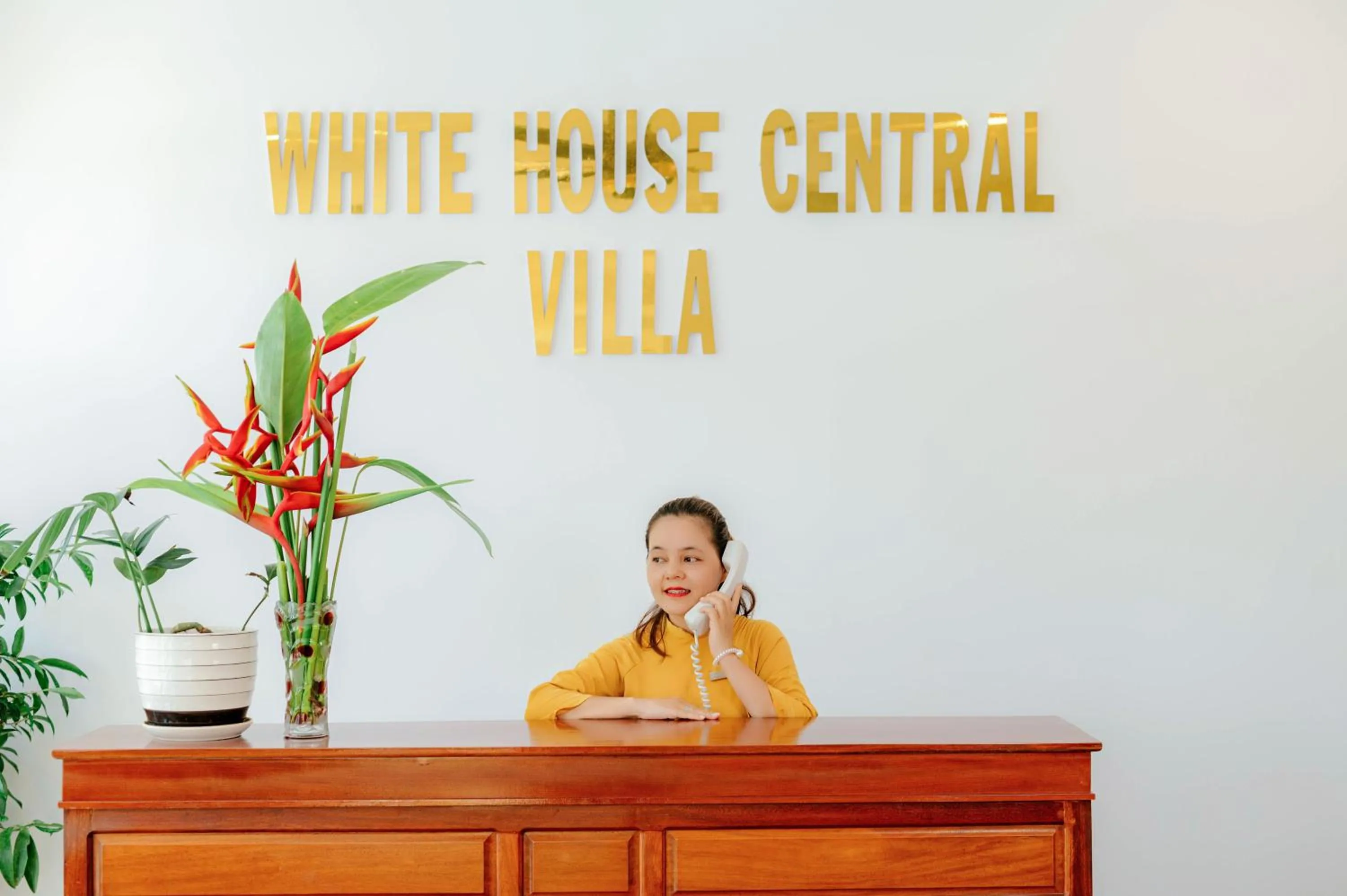 Property logo or sign in White House Central Villa