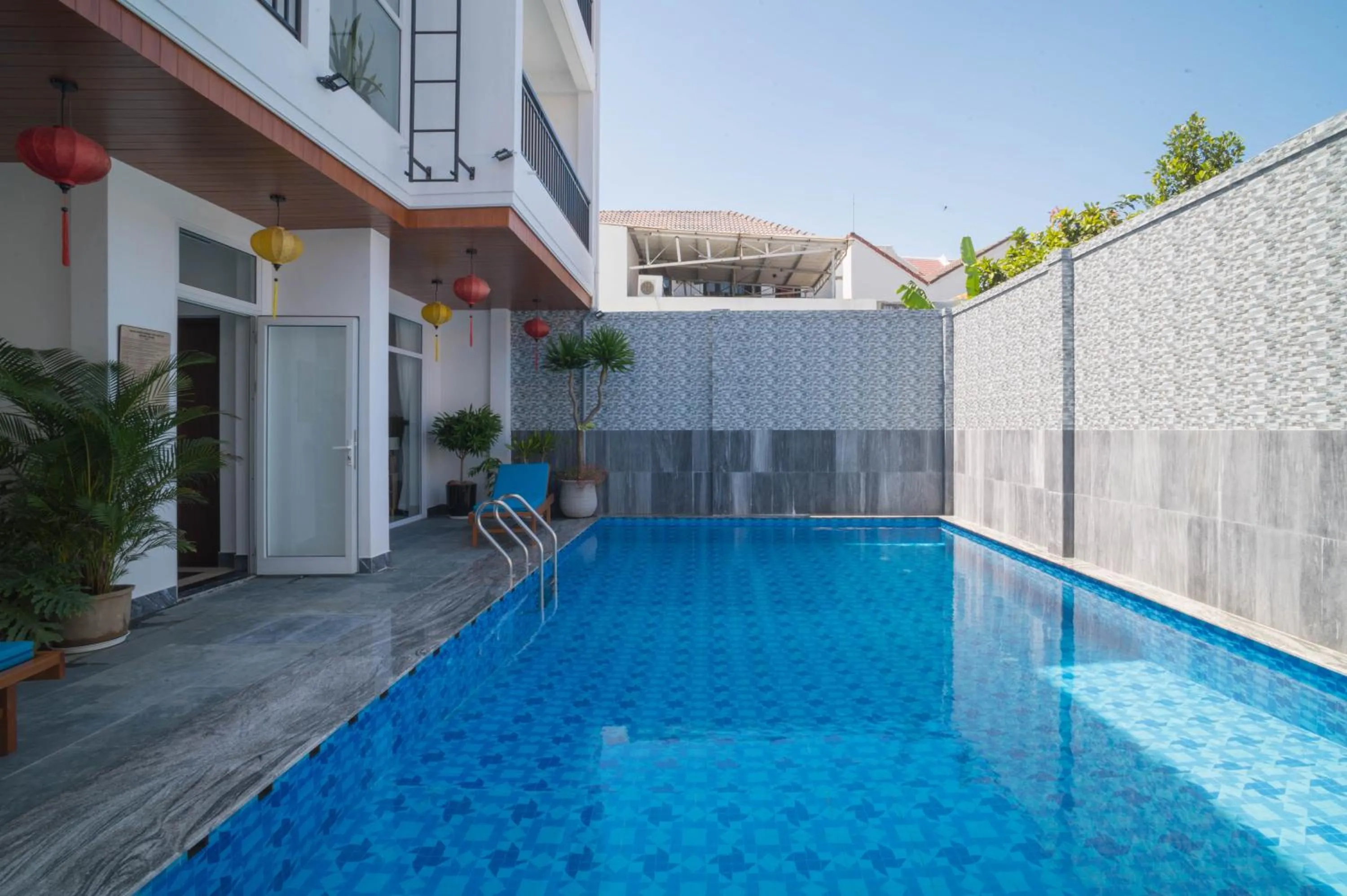 Property building in White House Central Villa