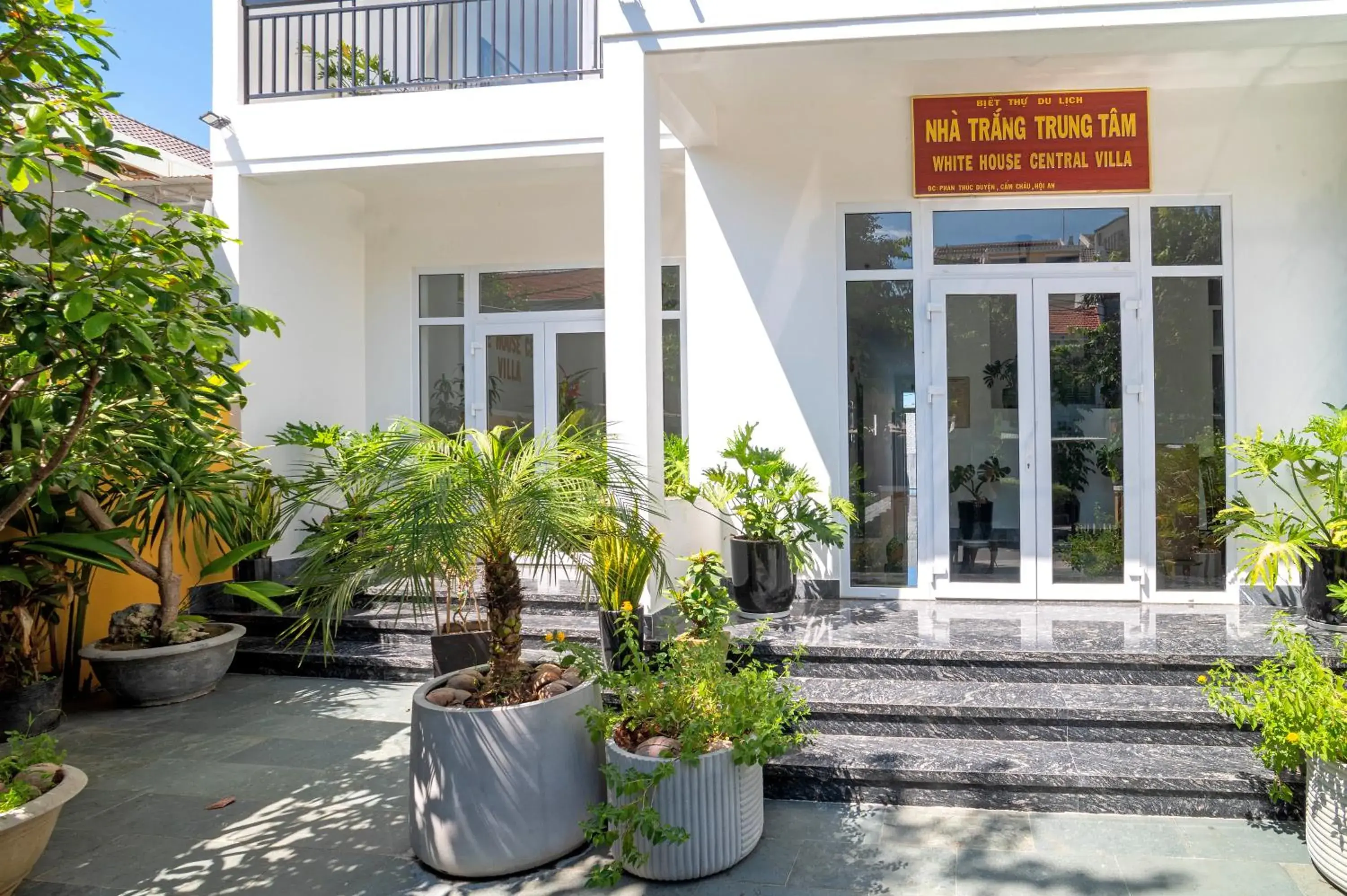 Property building in White House Central Villa Property building in White House Central Villa