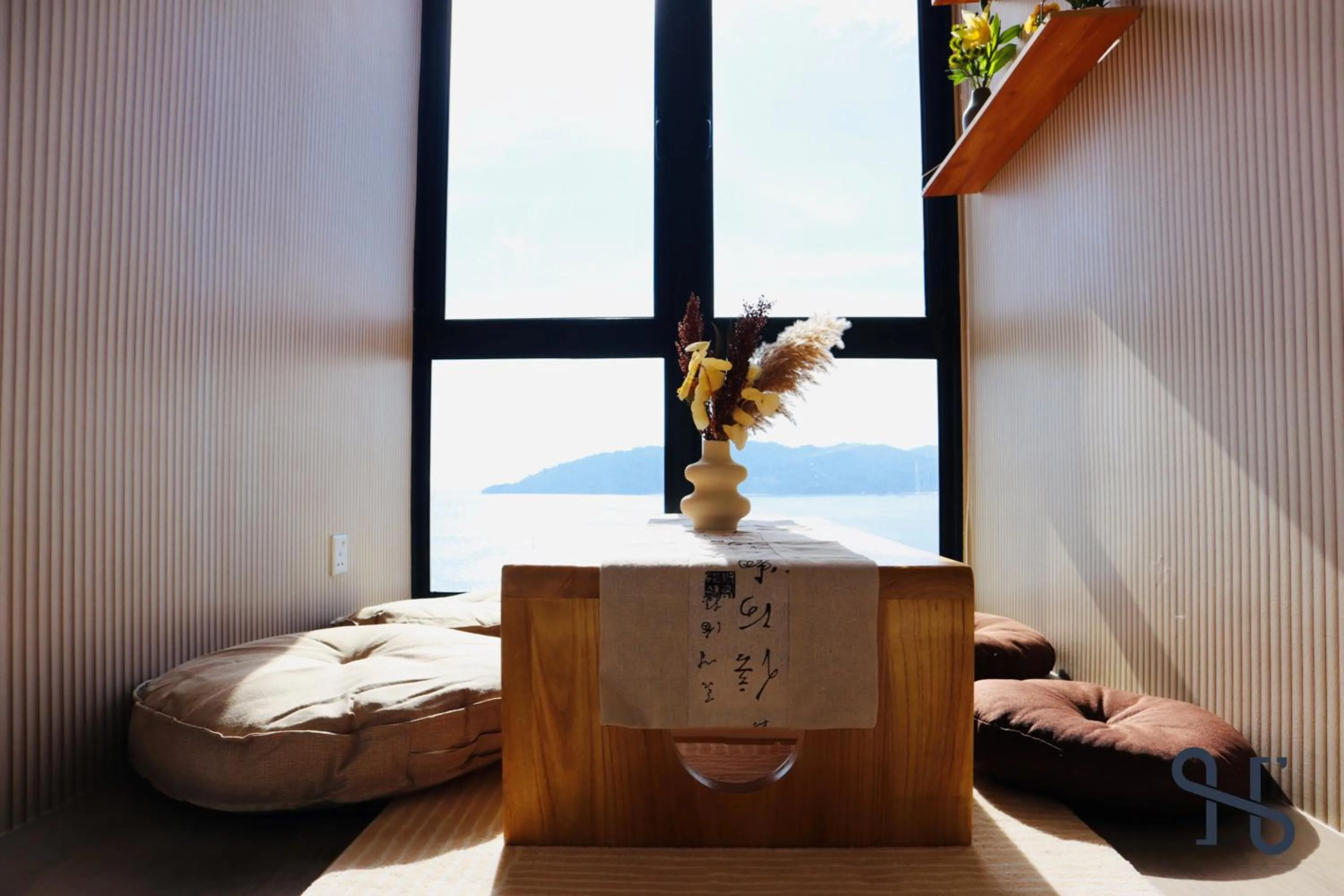 Living room in The Shore by Homesuite'