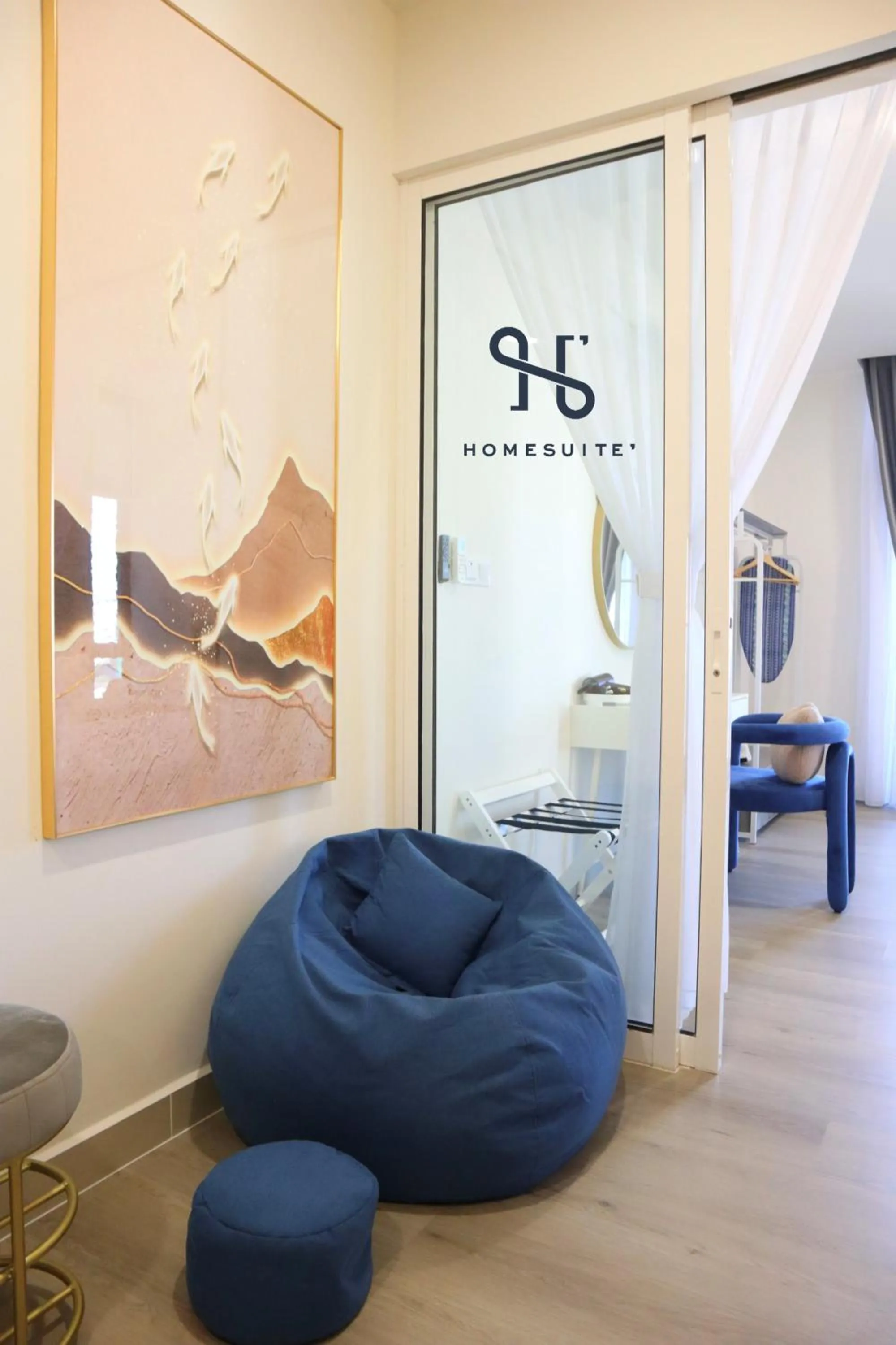 Living room in The Shore by Homesuite'