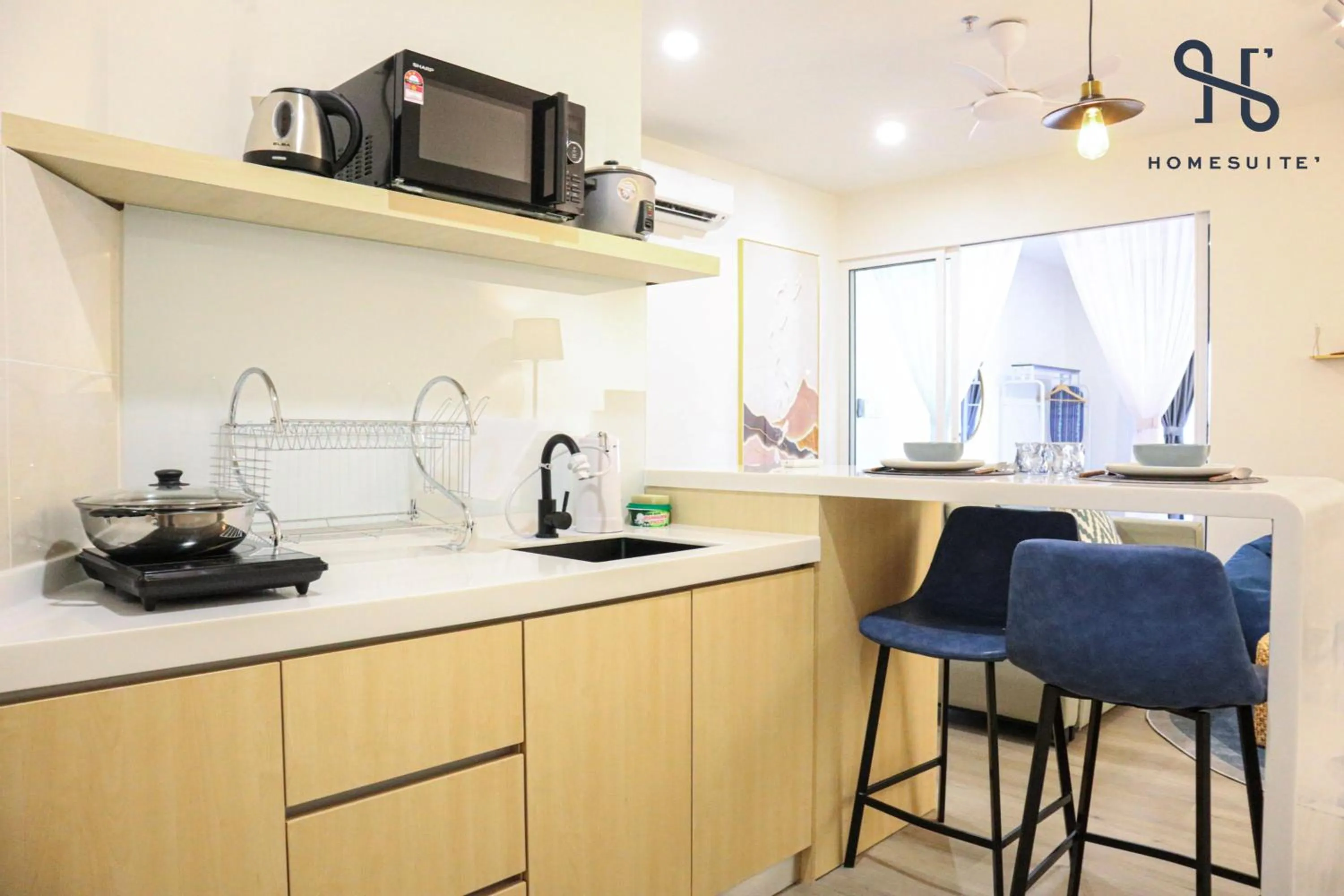 Coffee/tea facilities in The Shore by Homesuite'