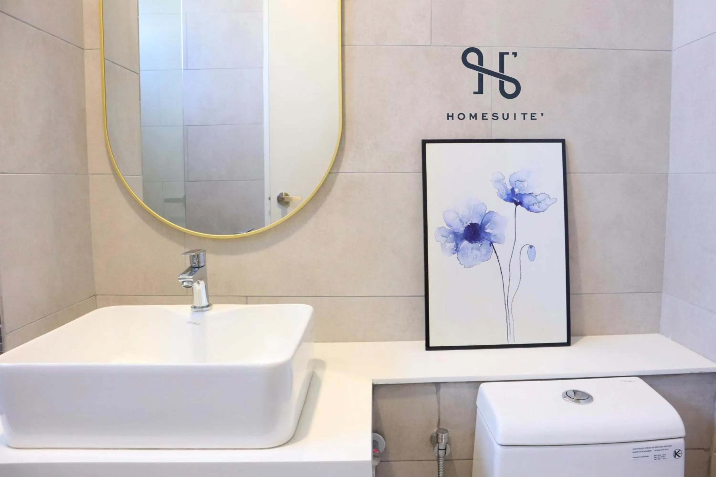 Bathroom in The Shore by Homesuite'