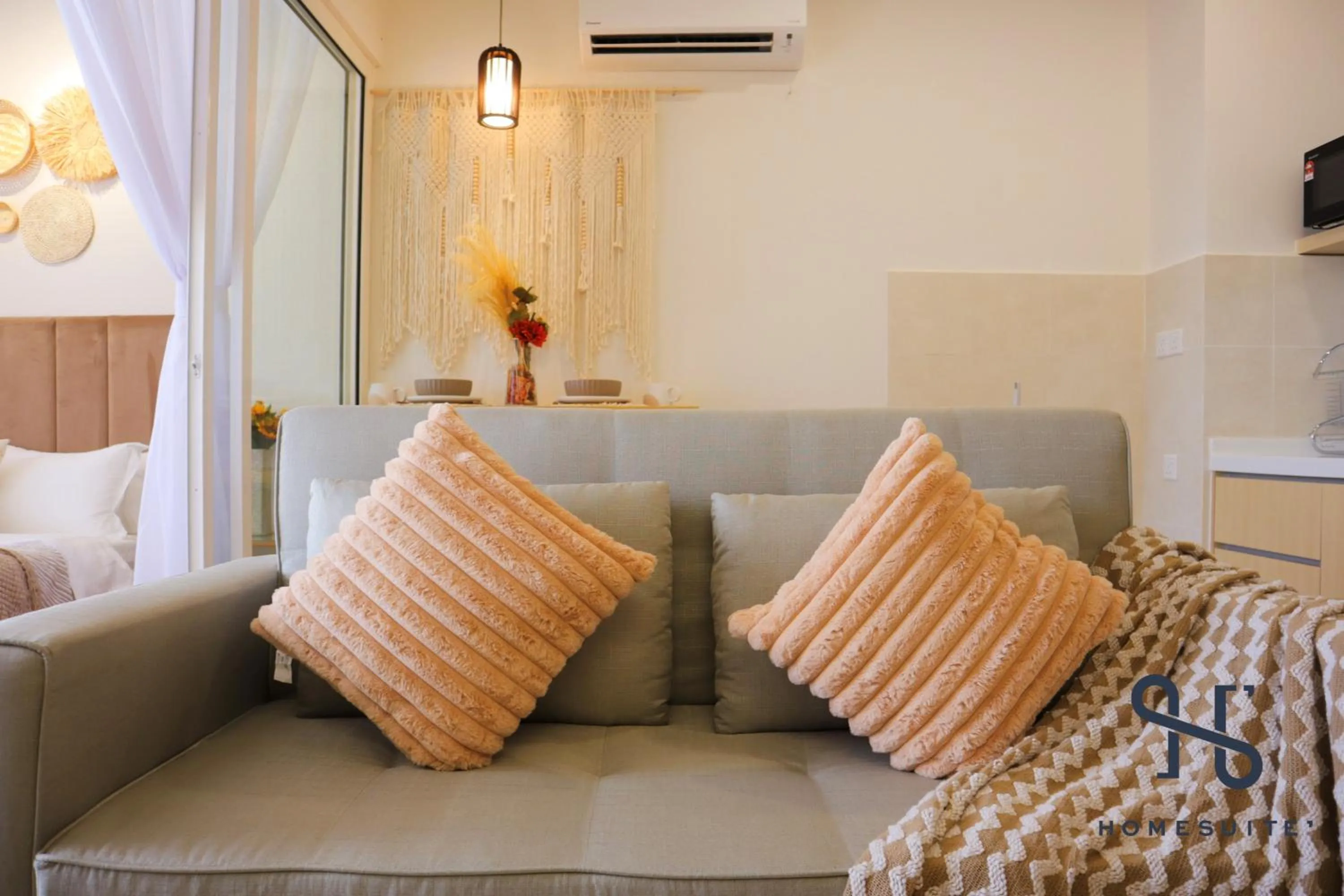 Living room in The Shore by Homesuite'