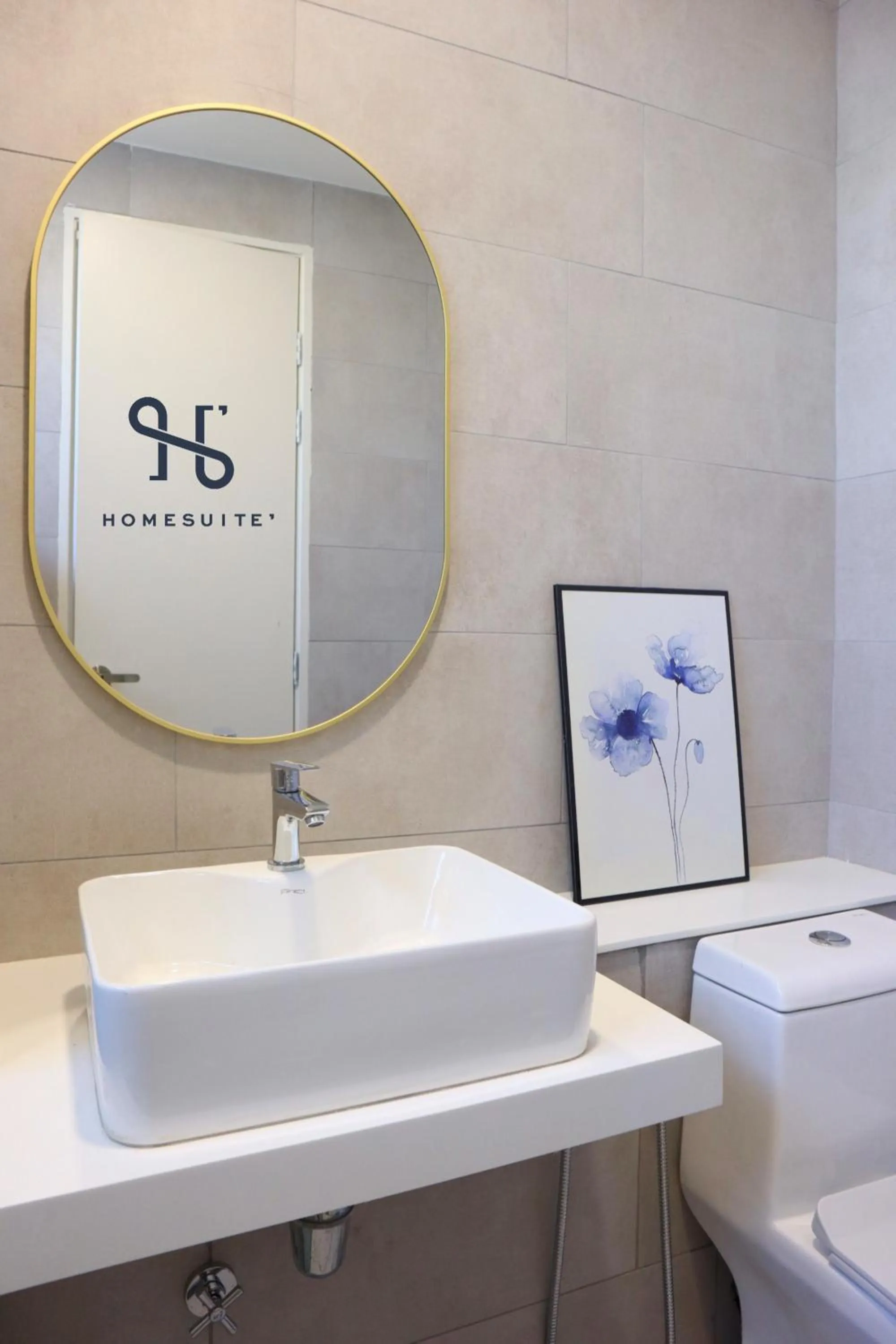 Bathroom in The Shore by Homesuite'