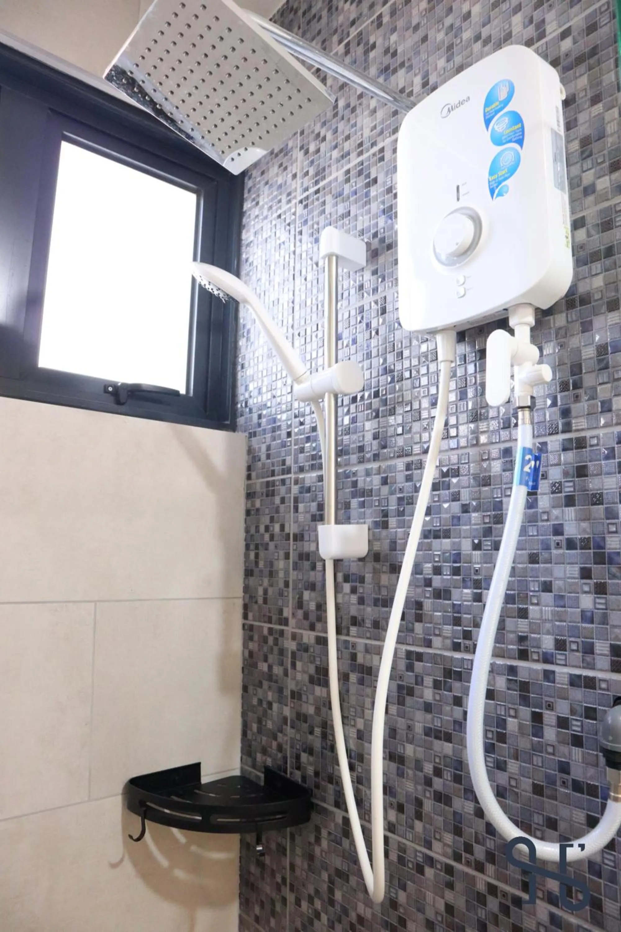 Bathroom in The Shore by Homesuite'