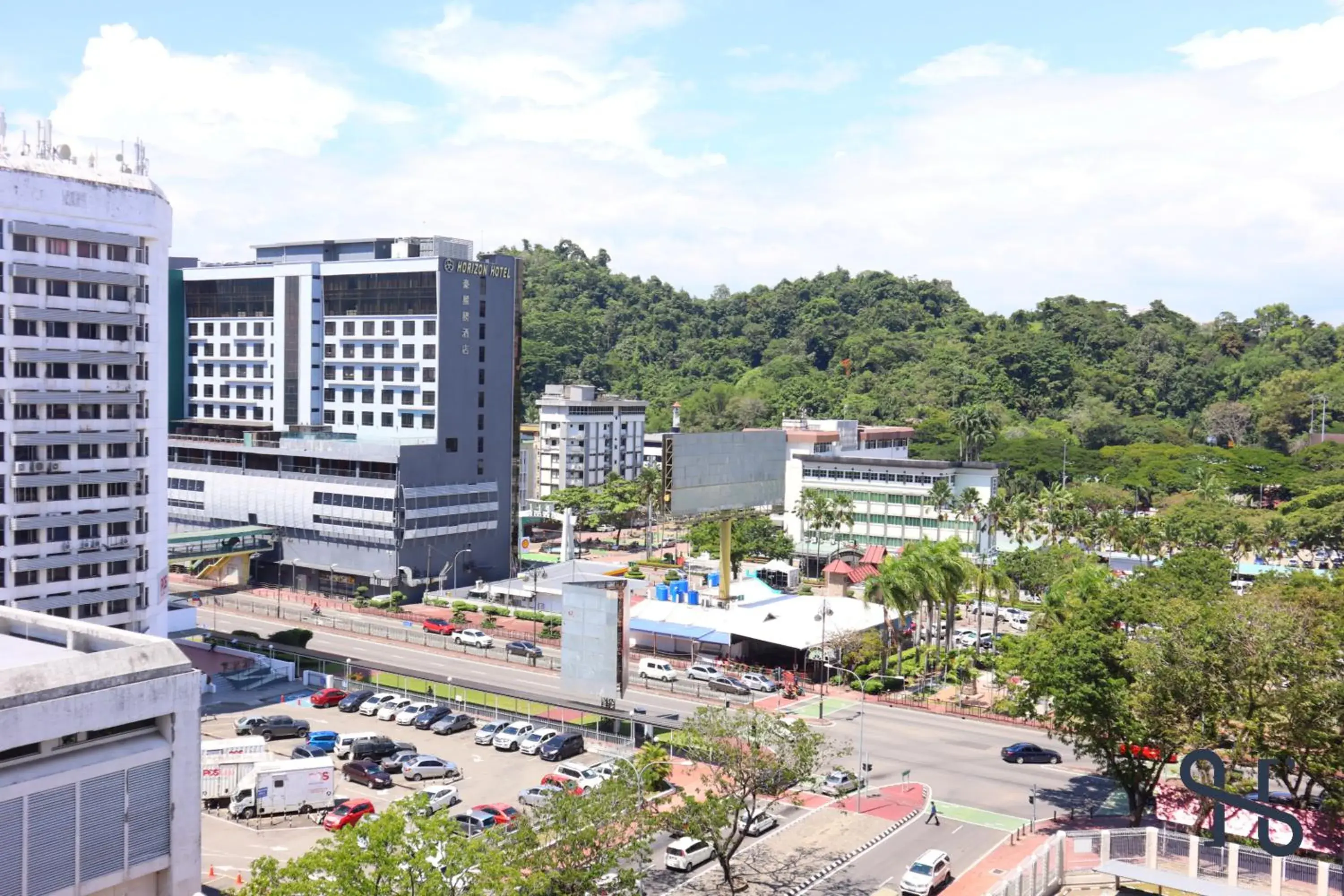 City view in The Shore by Homesuite' City view in The Shore by Homesuite'