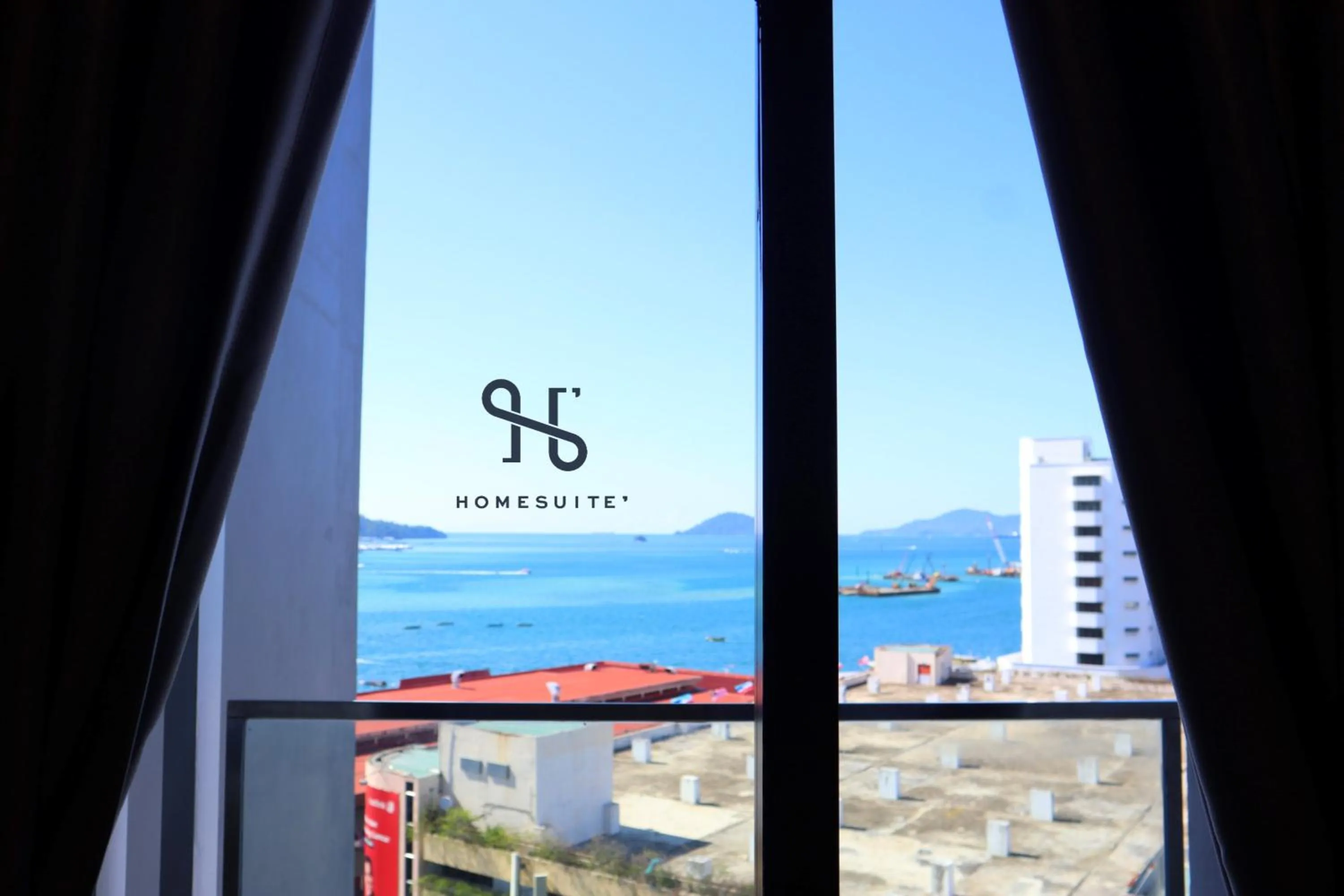 Balcony/Terrace in The Shore by Homesuite'