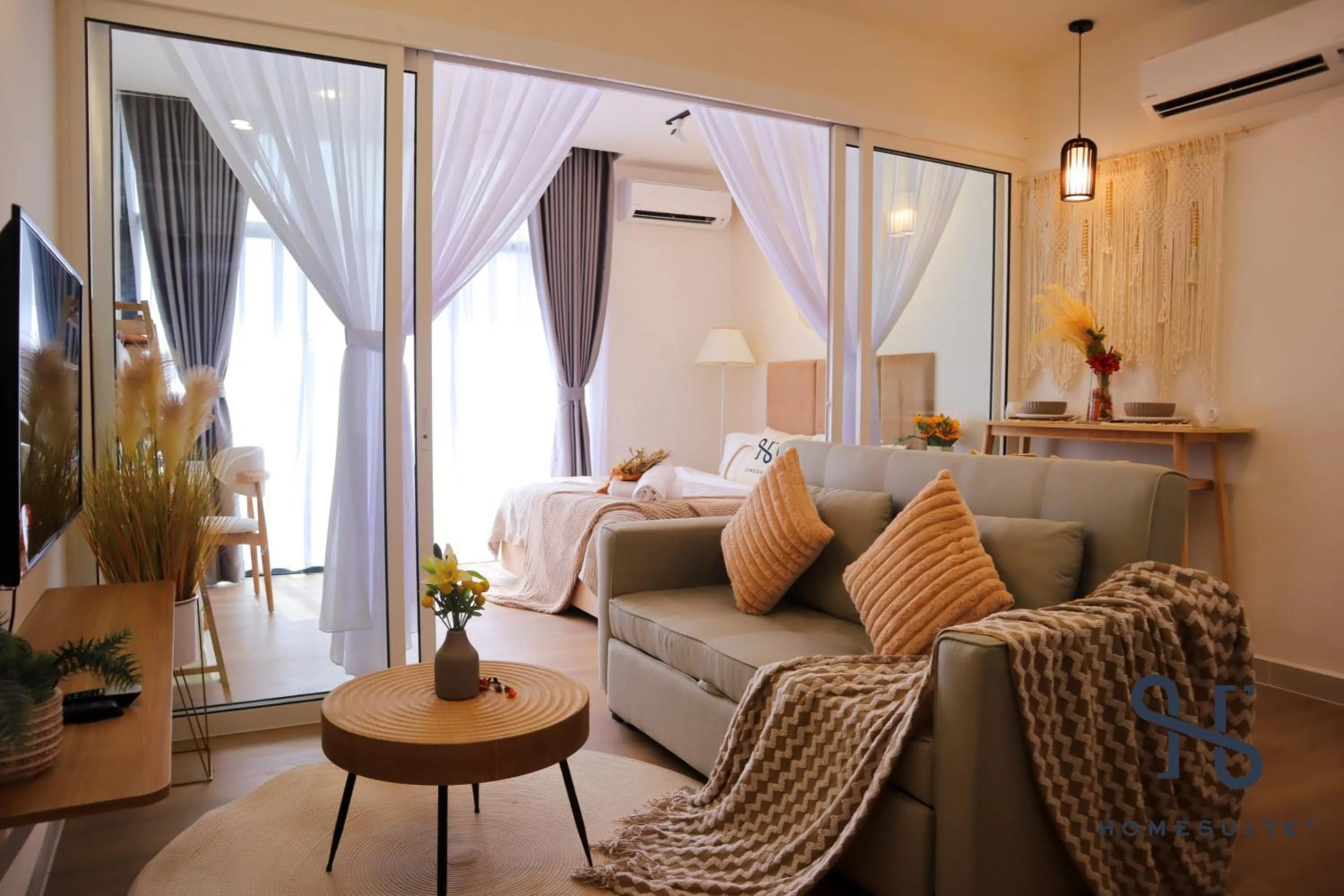 TV and multimedia in The Shore by Homesuite'