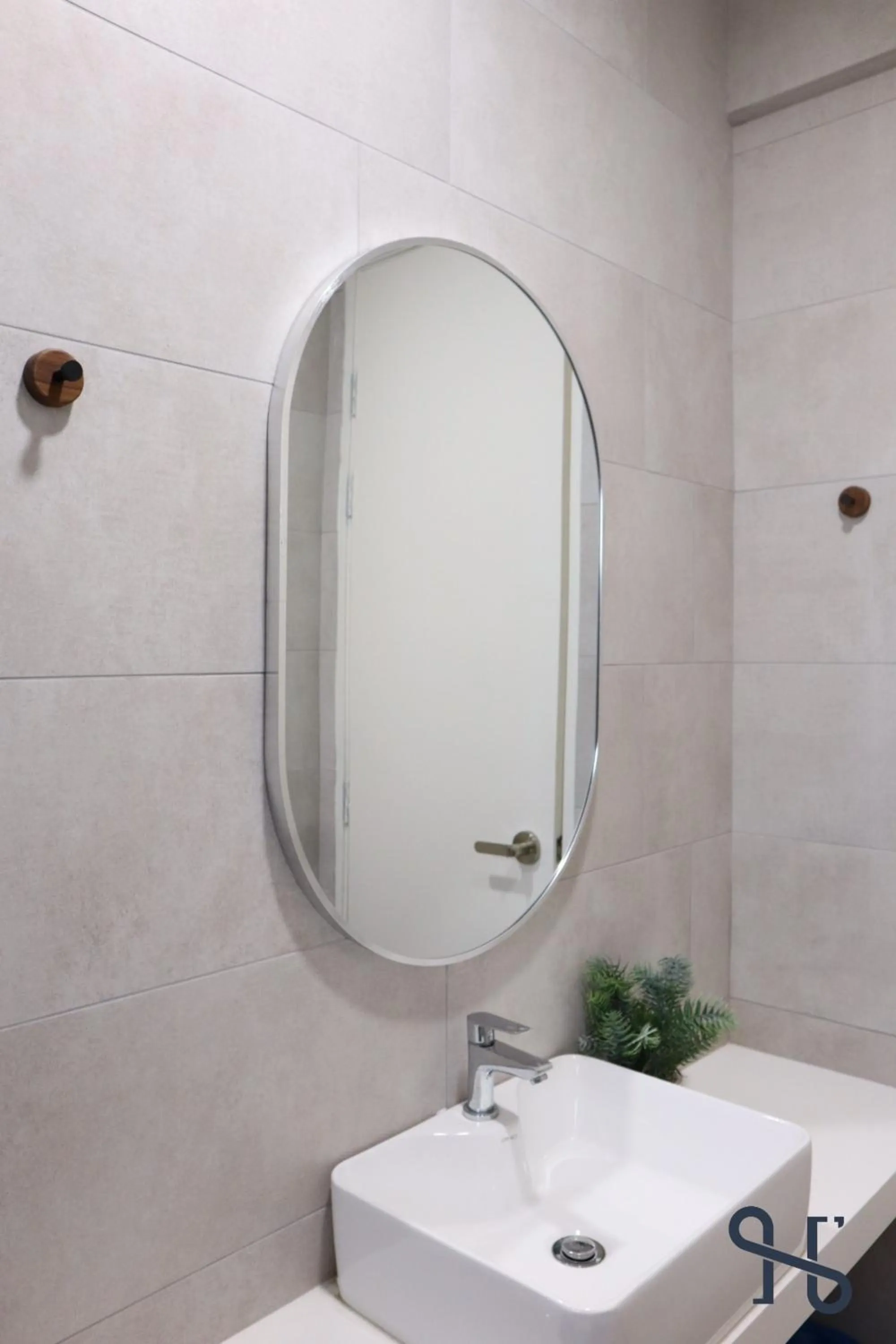 Bathroom in The Shore by Homesuite'