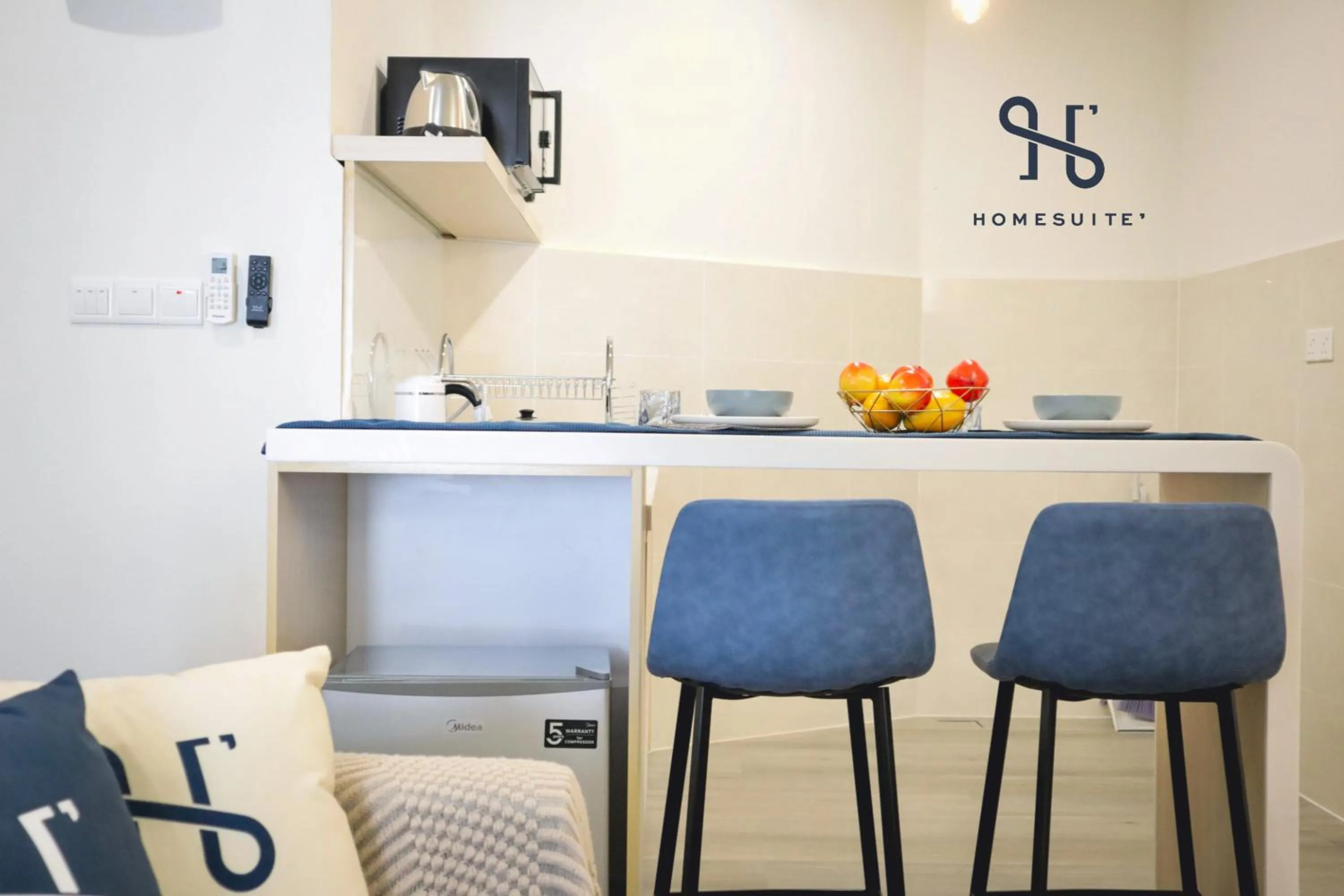 Coffee/tea facilities in The Shore by Homesuite'