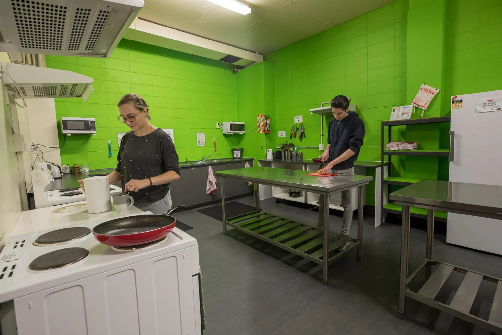 People in Rock Solid Backpackers Rotorua