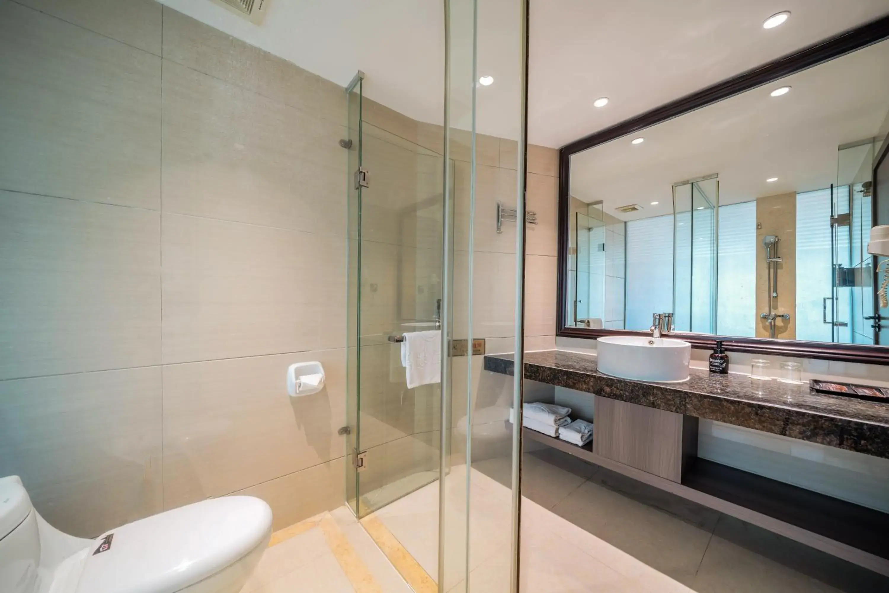 Property building in Mei Gang Hotel Property building in Mei Gang Hotel